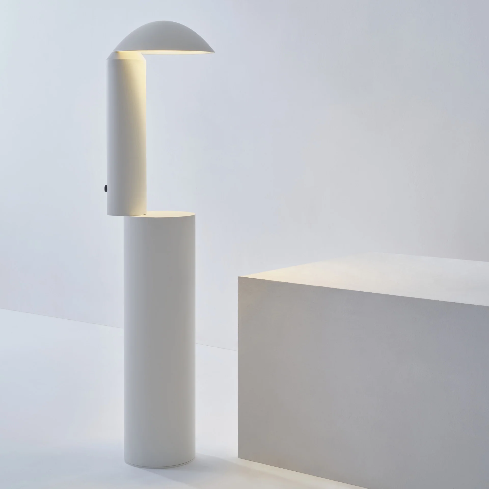 Abyss LED Floor Lamp - Image 3