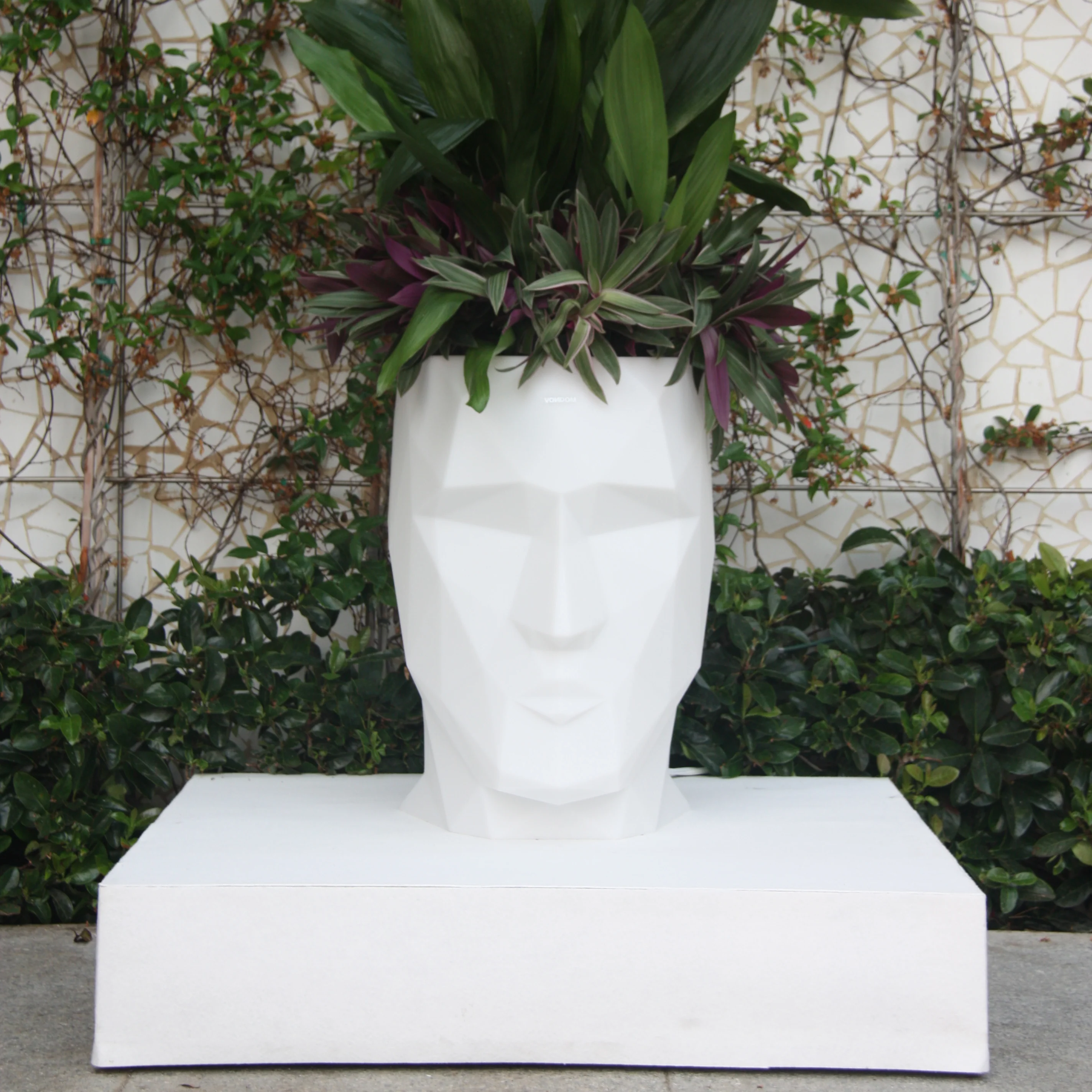 Adan Planter with Self-Watering System - Image 2