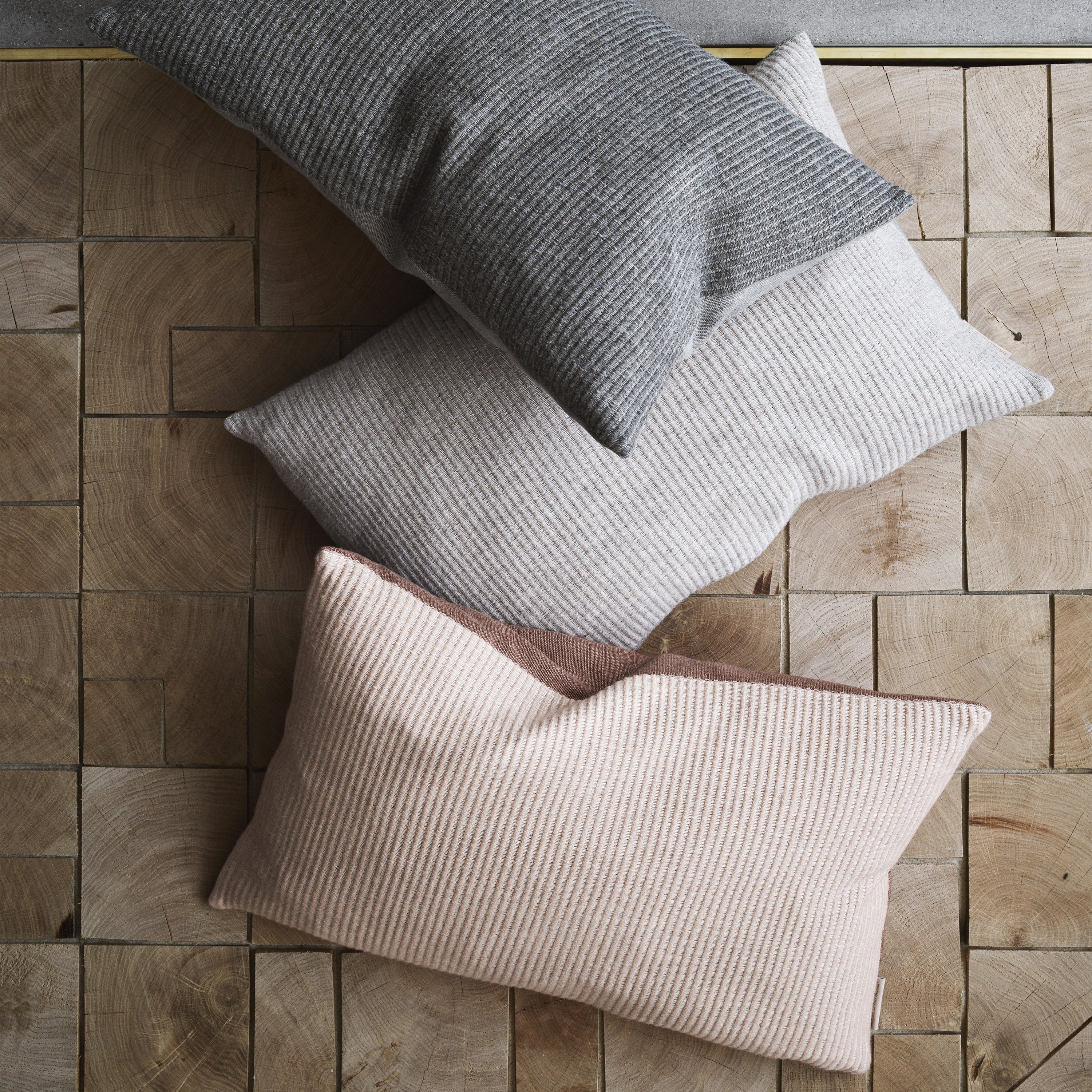 Aiayu Throw Pillow - Image 3