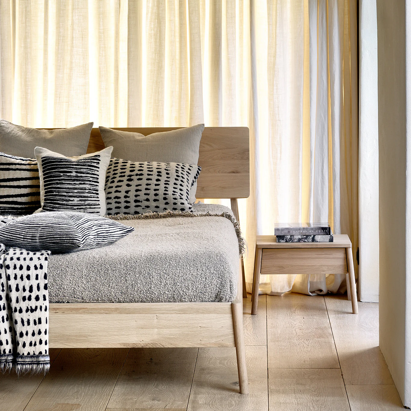 Air Nightstand - Image 2