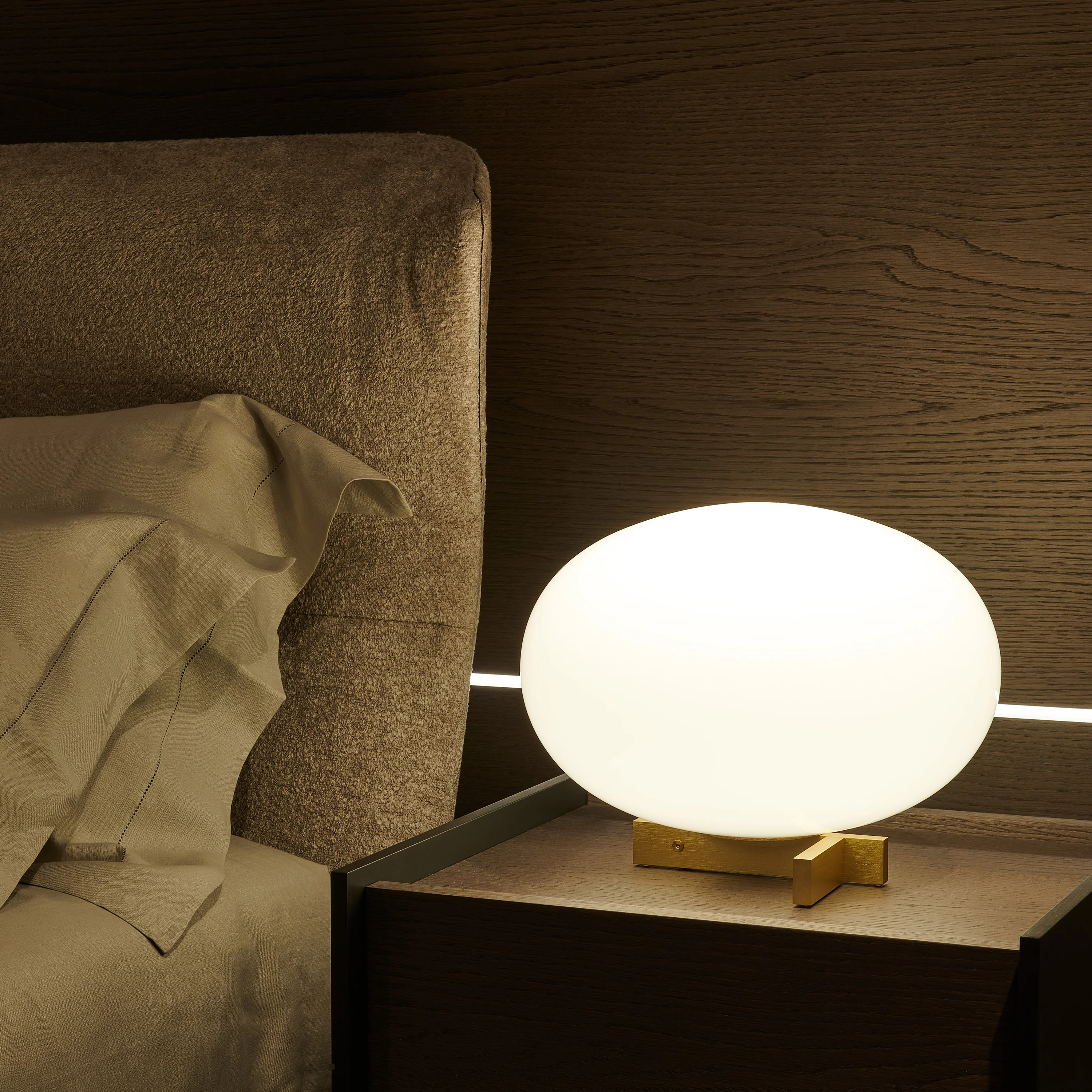 Alba Table Lamp - Image 3