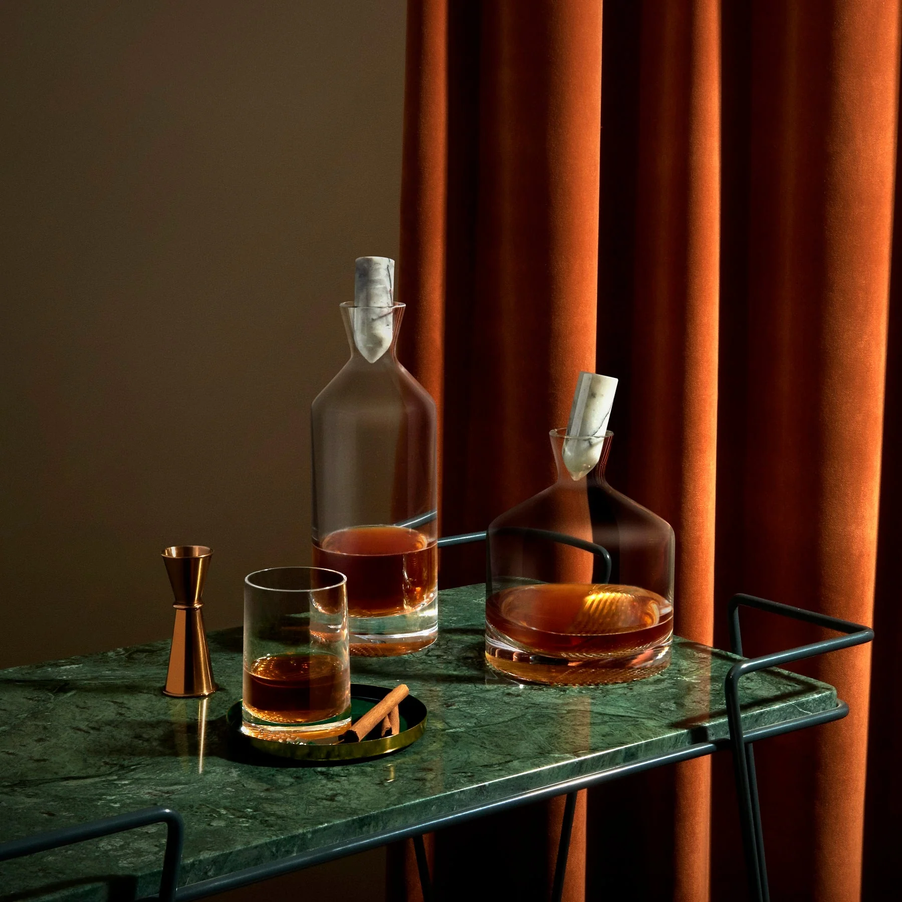Alba Whisky Bottle and Glasses Set - Image 10