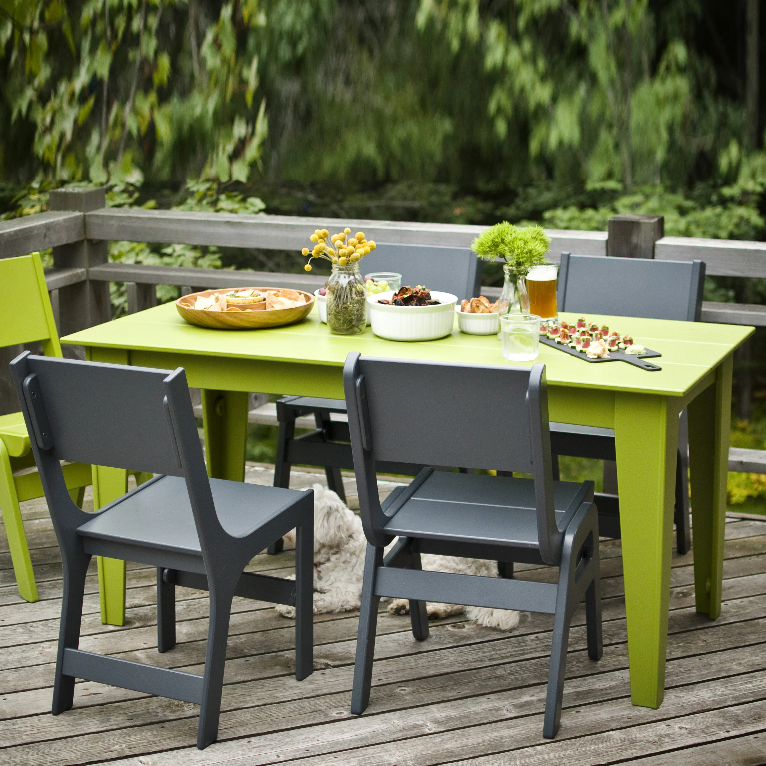 Alfresco Table 62 and Cricket Outdoor Dining Set B