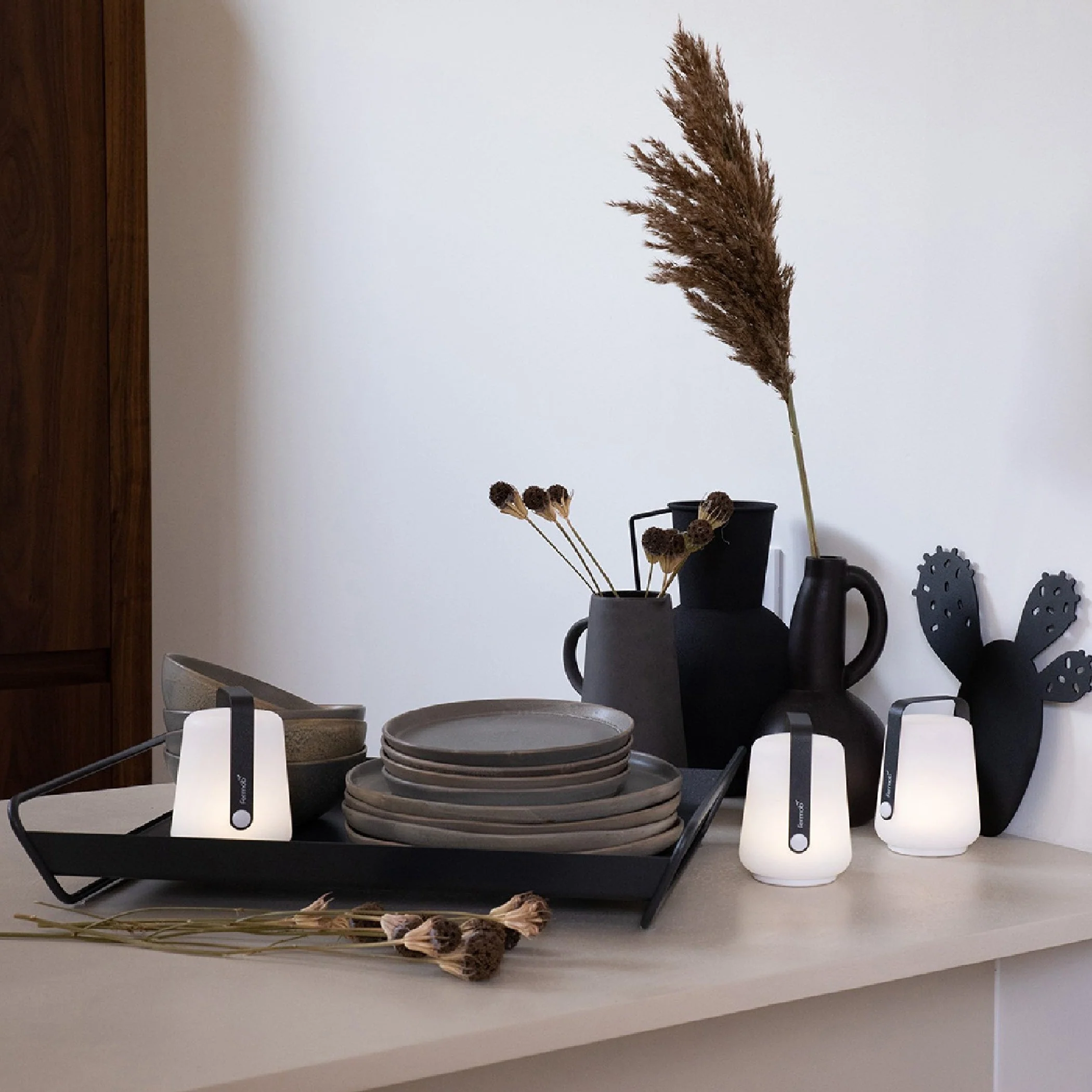 Alto Metal Tray with Open Handles - Image 12