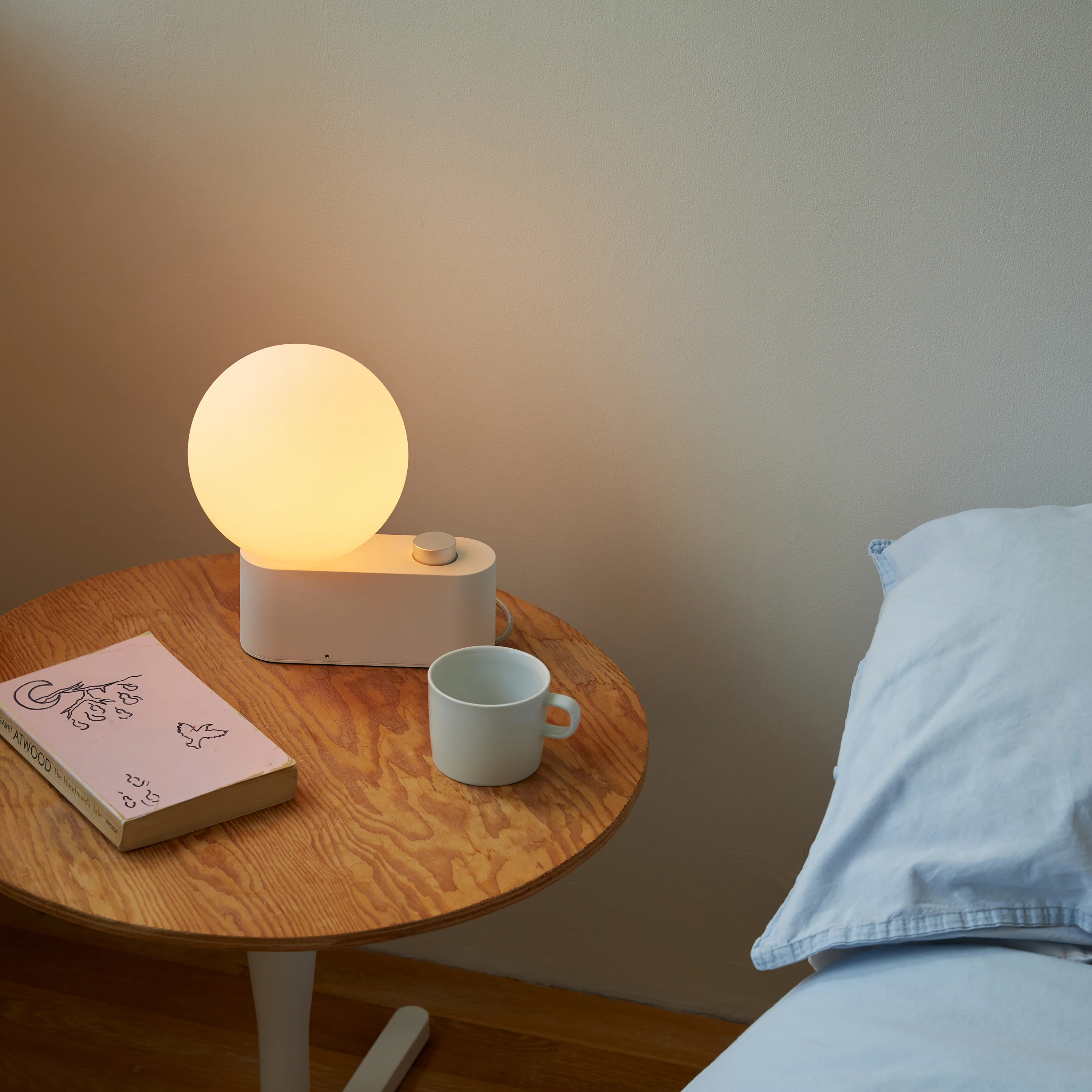 Alumina Table Lamp - Image 12