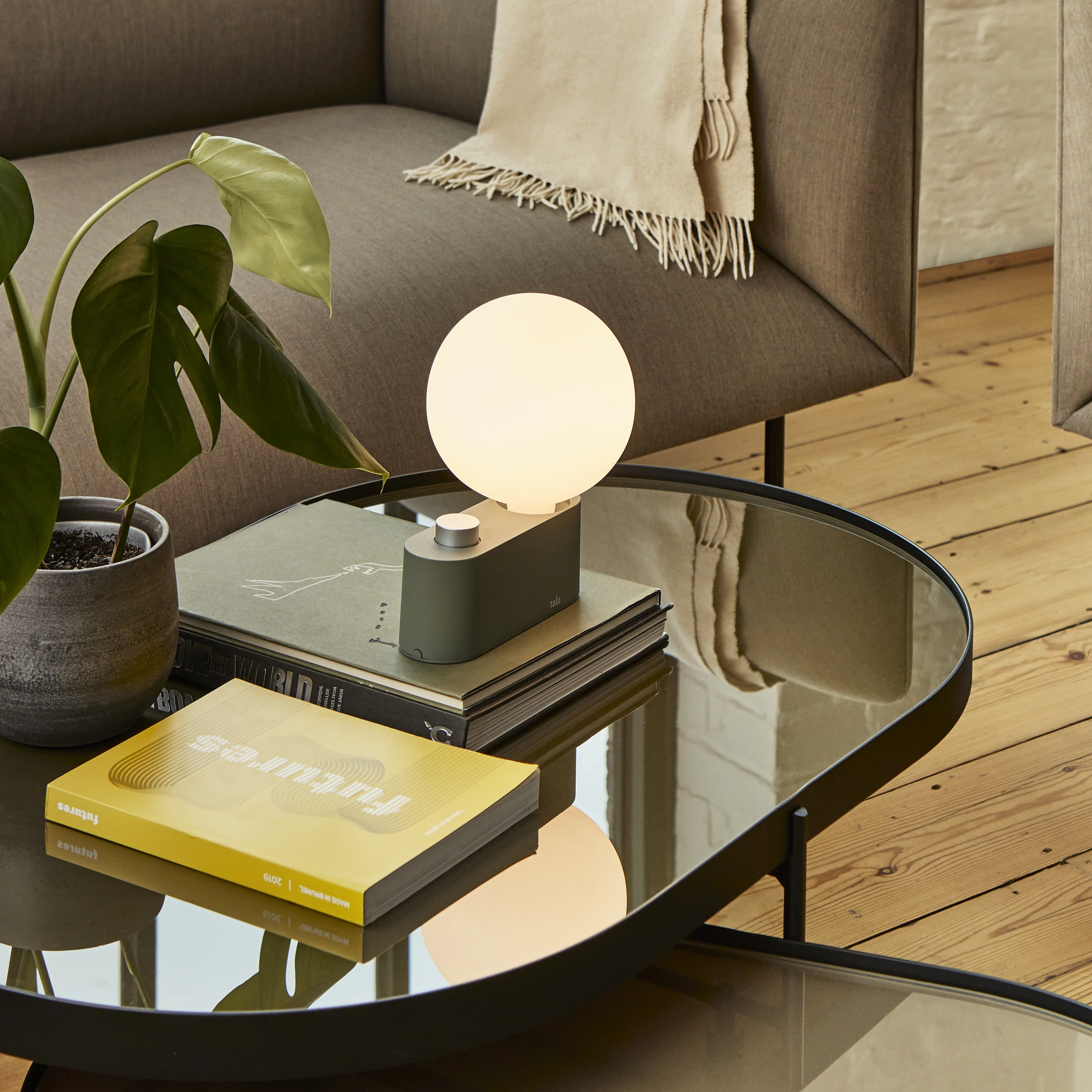 Alumina Table Lamp - Image 7