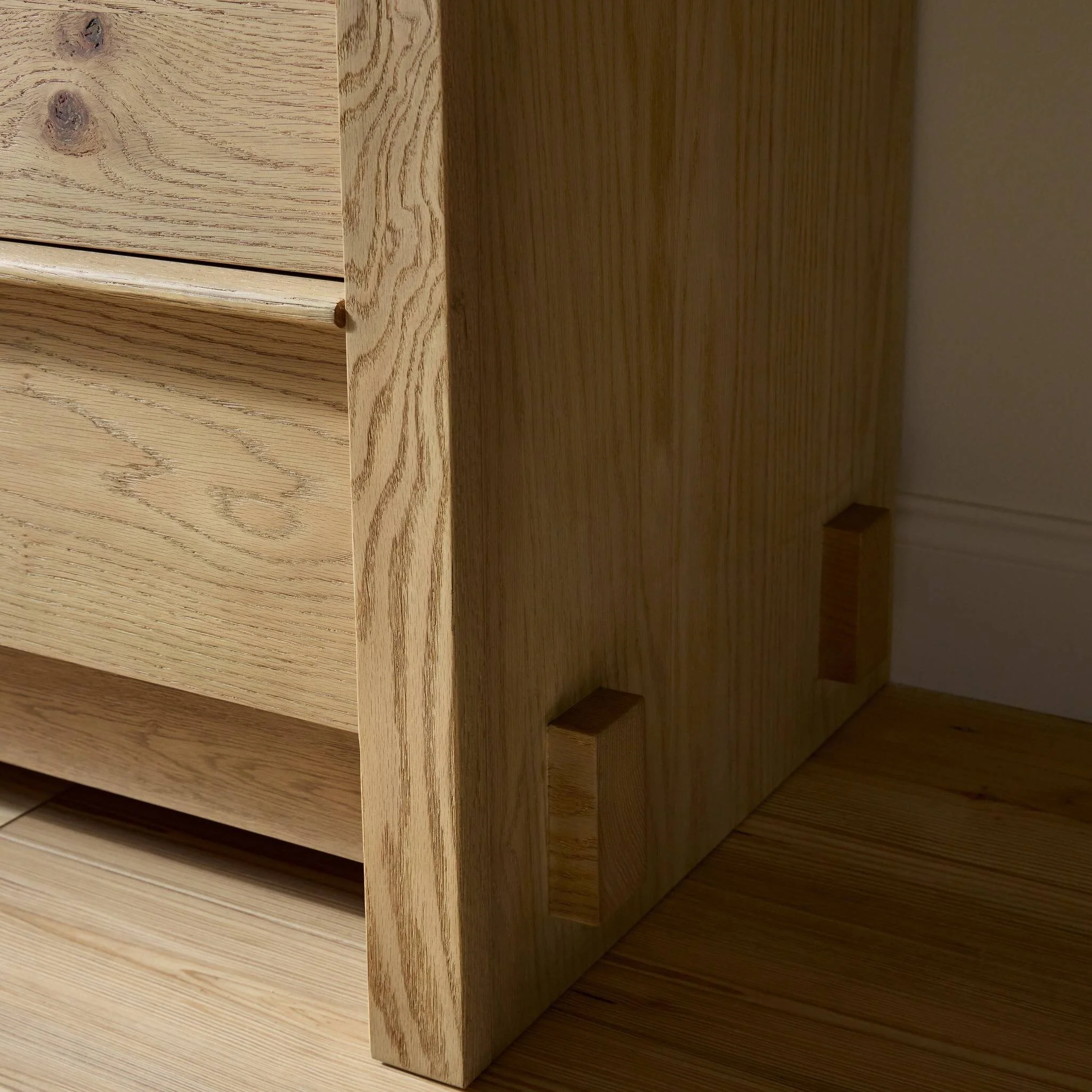 Aramis 6-Drawer Dresser - Image 12