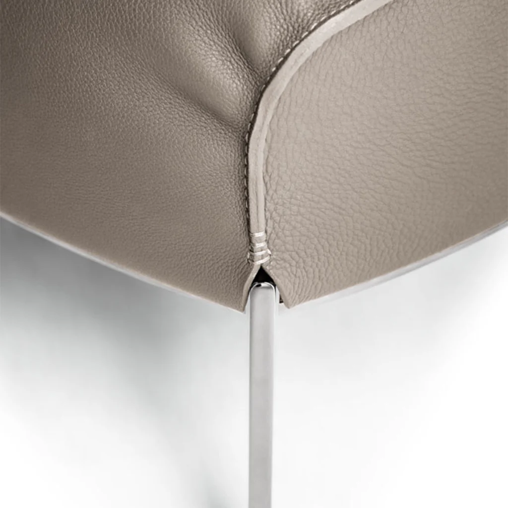Archibald Gran Comfort Armchair - Image 8
