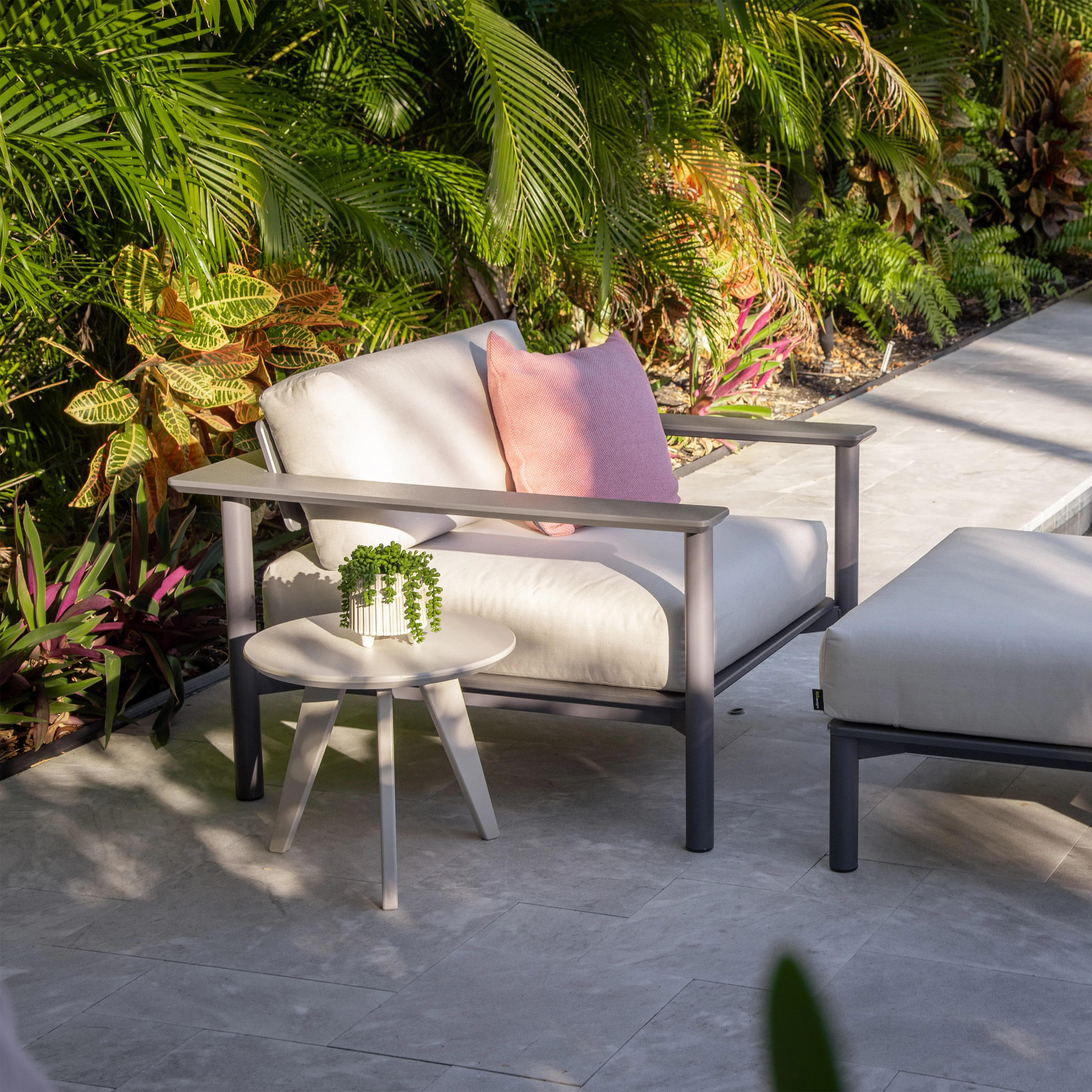 Aurora Outdoor Lounge Chair - Image 16
