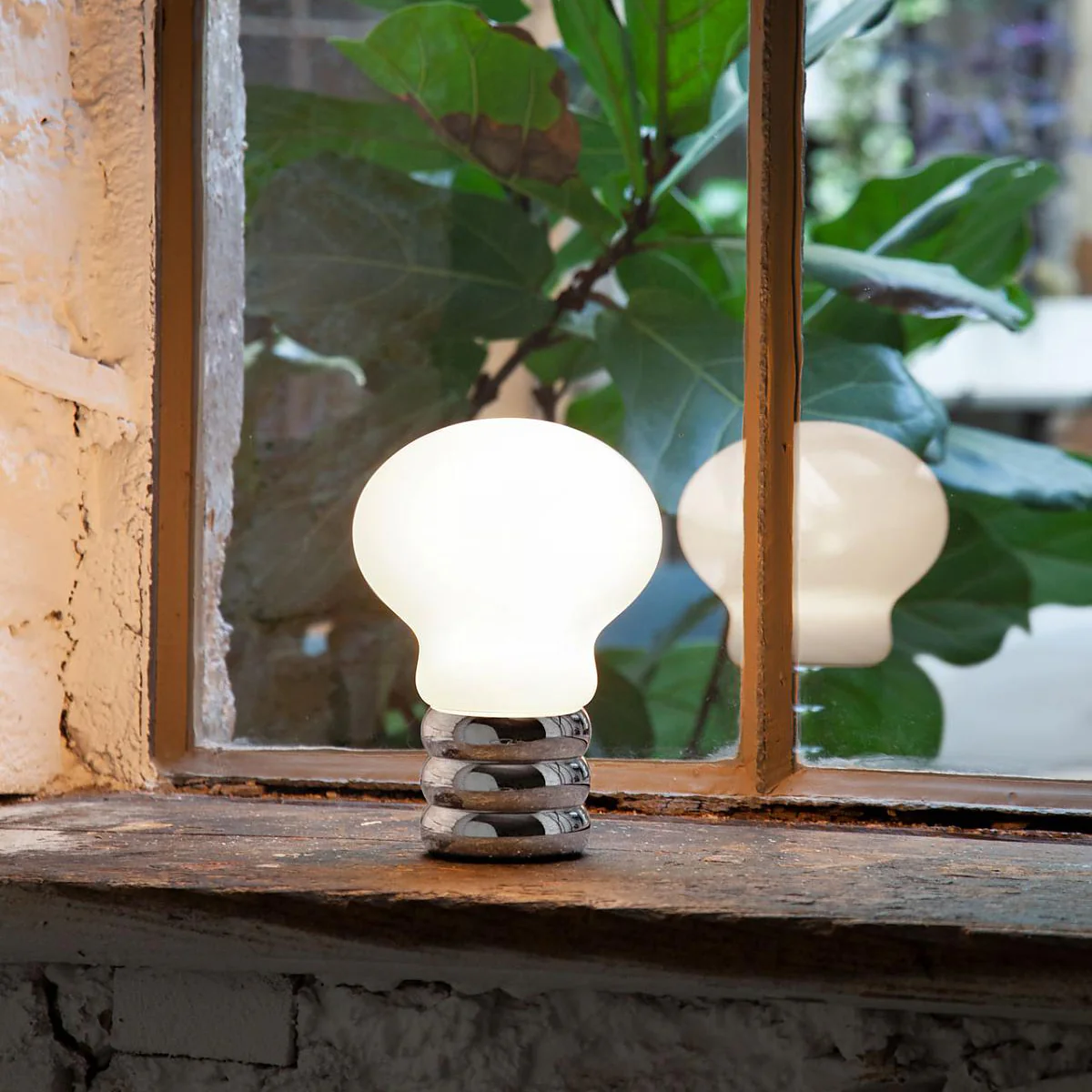 B.Bulb Portable LED Table Lamp - Image 2