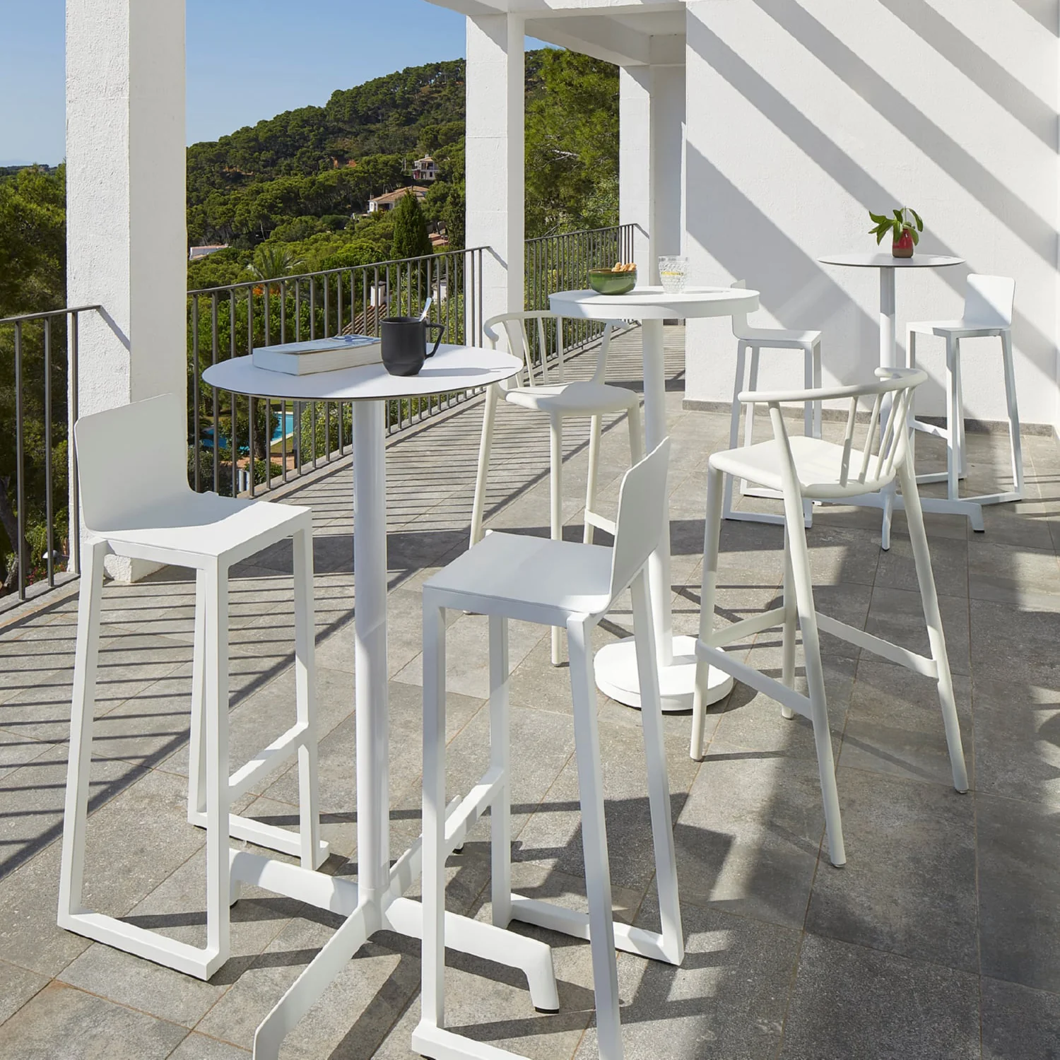Barcino Round Outdoor Dining Table - Image 5