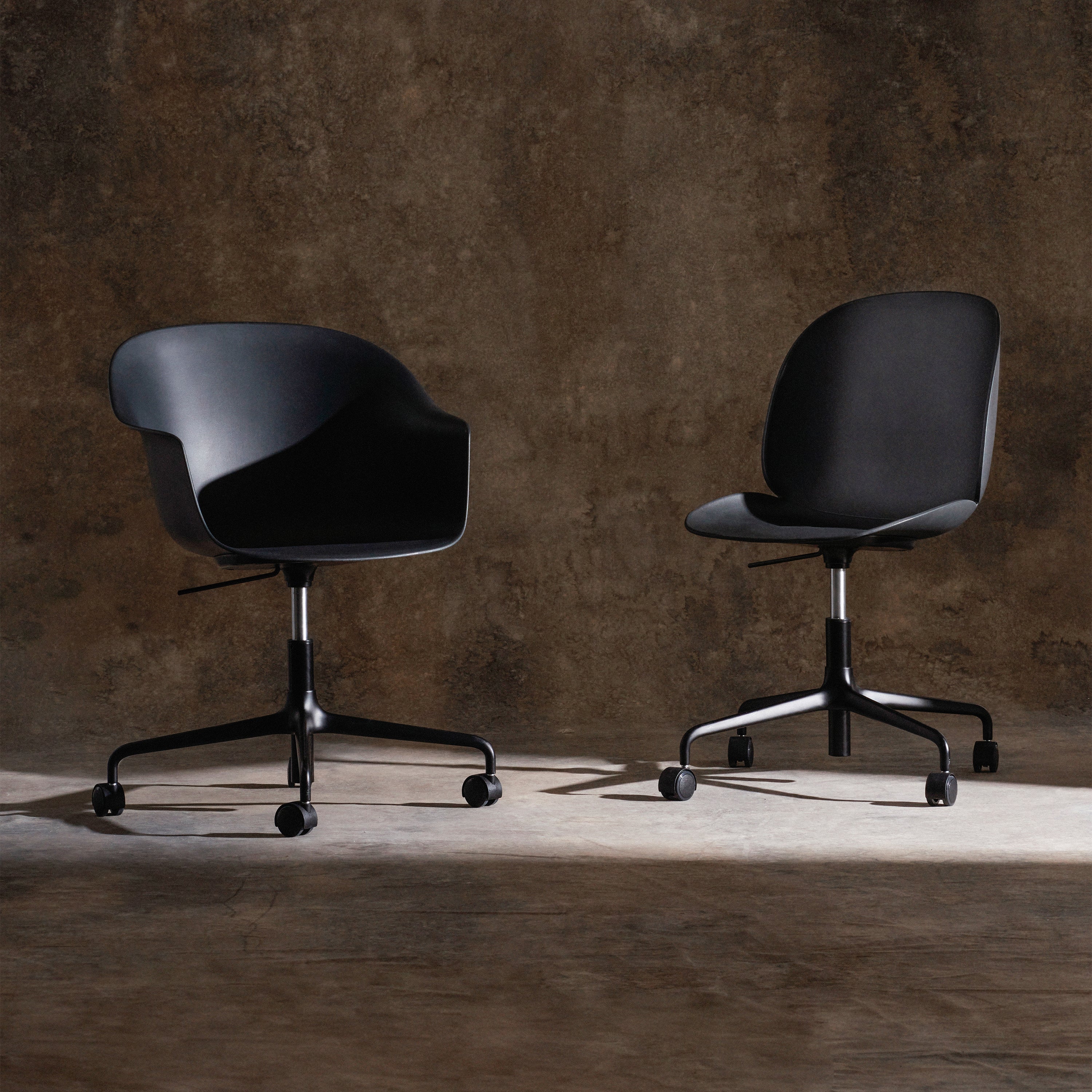 Bat Swivel Conference Chair - Image 3
