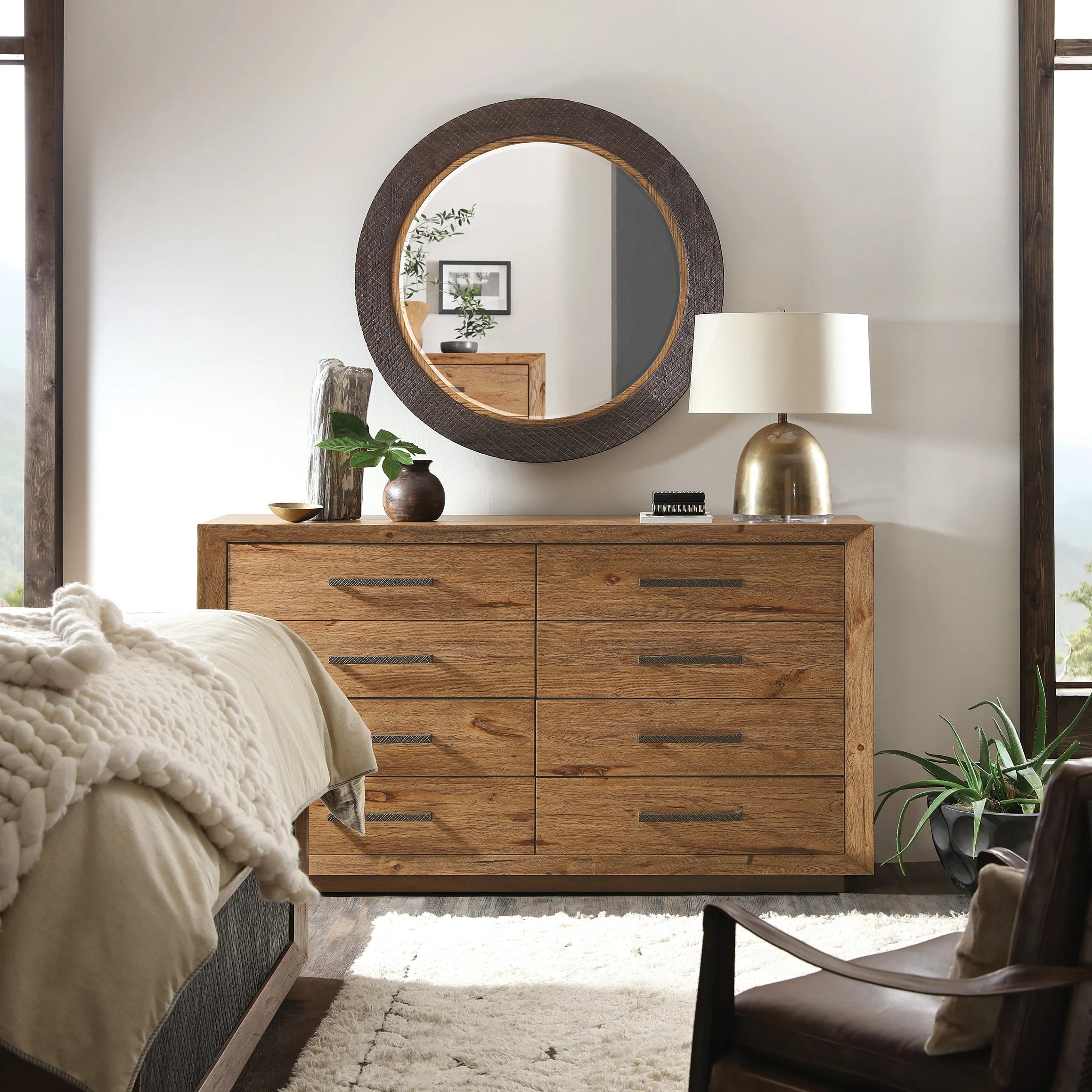 Big Sky 8-Drawer Dresser - Image 2
