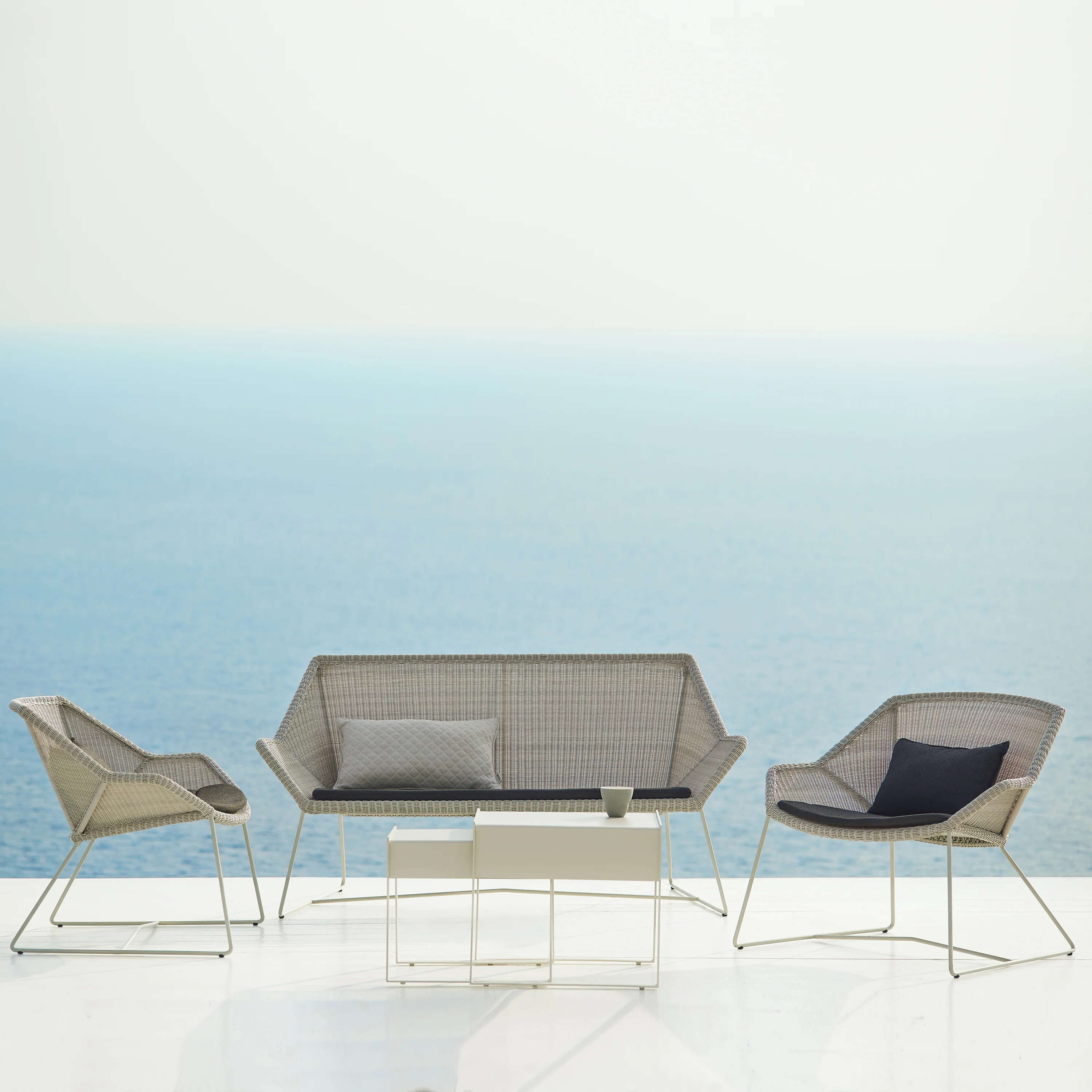 Breeze Outdoor Lounge Chair - Image 14