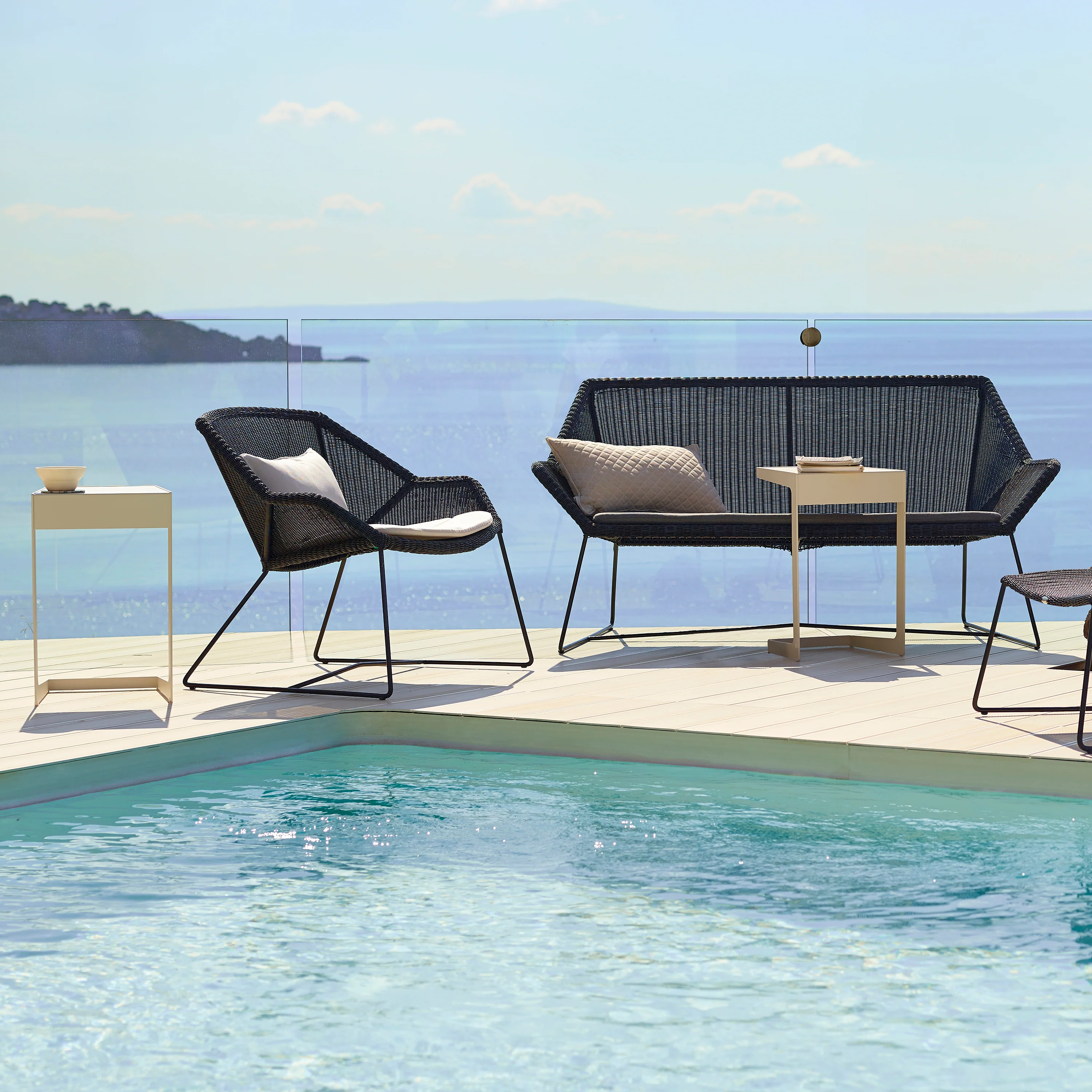 Breeze Outdoor Lounge Chair - Image 2