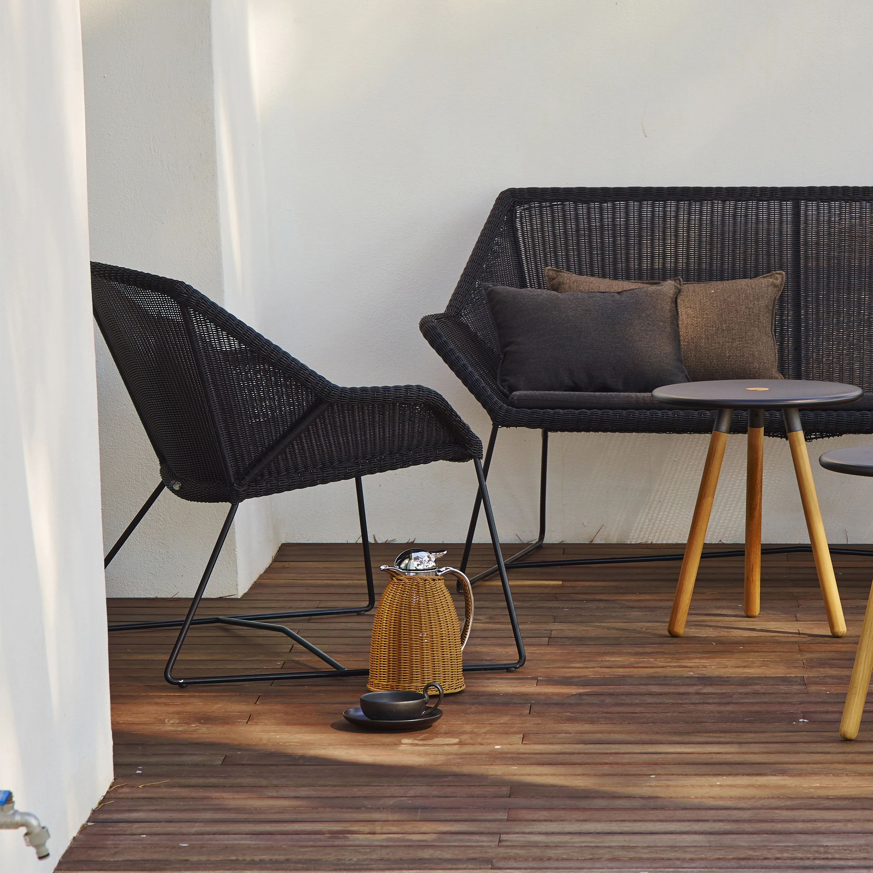 Breeze Outdoor Lounge Chair - Image 42