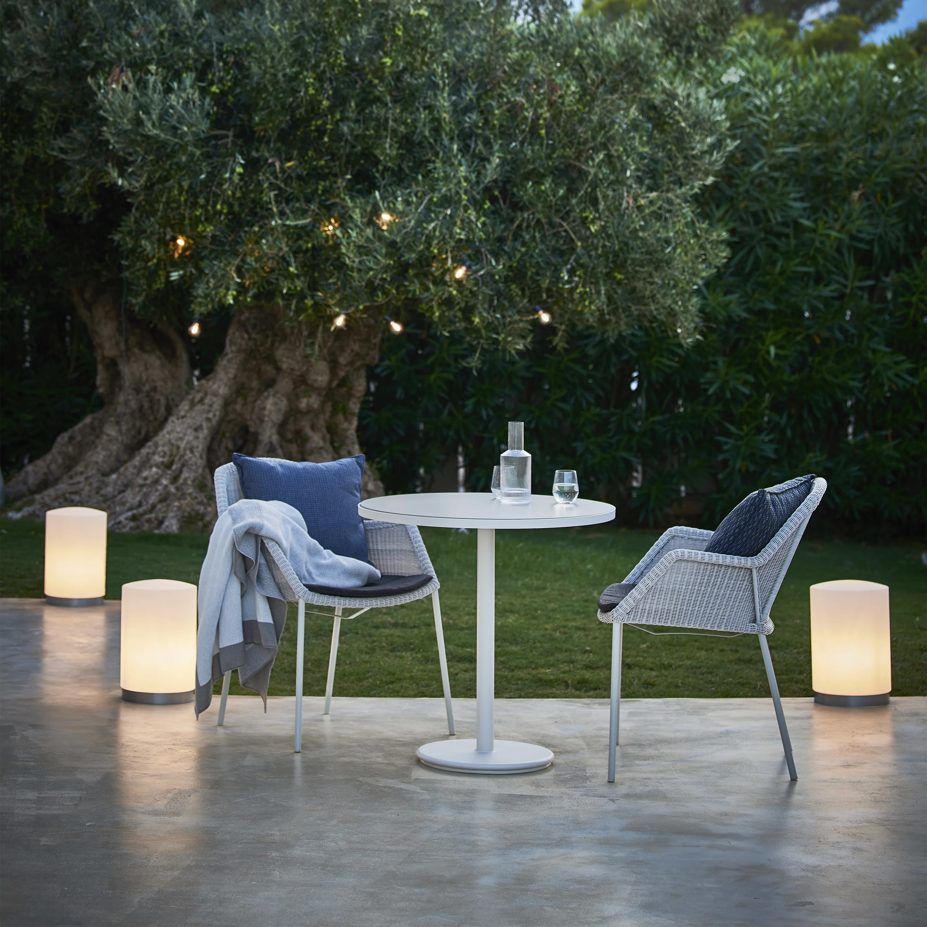Breeze Outdoor Stackable Armchair - Image 49