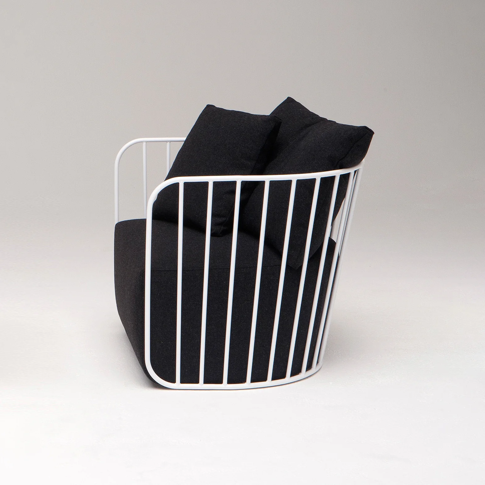Bride’s Veil Lounge Chair - Image 9