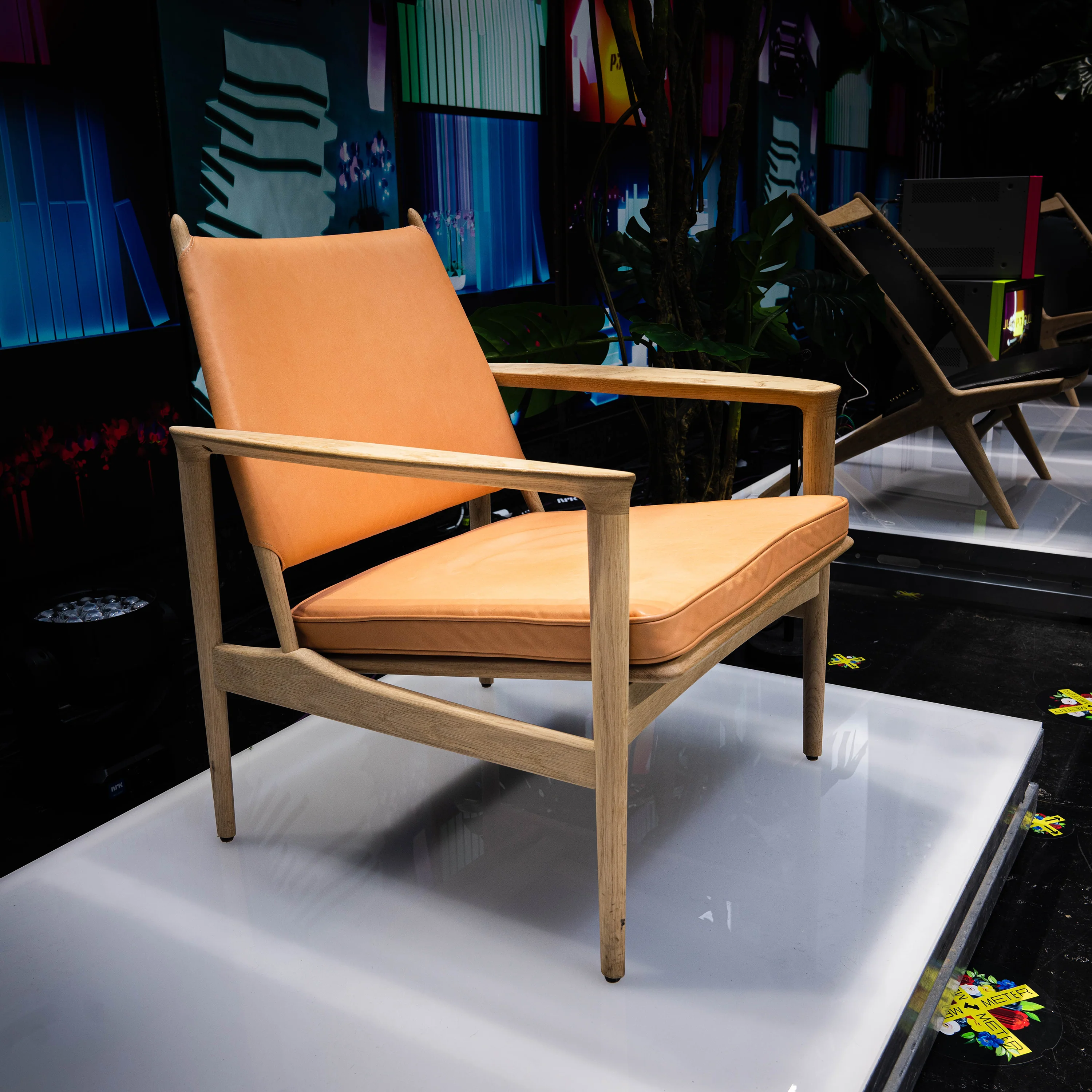 Broadway Lounge Chair - Image 6