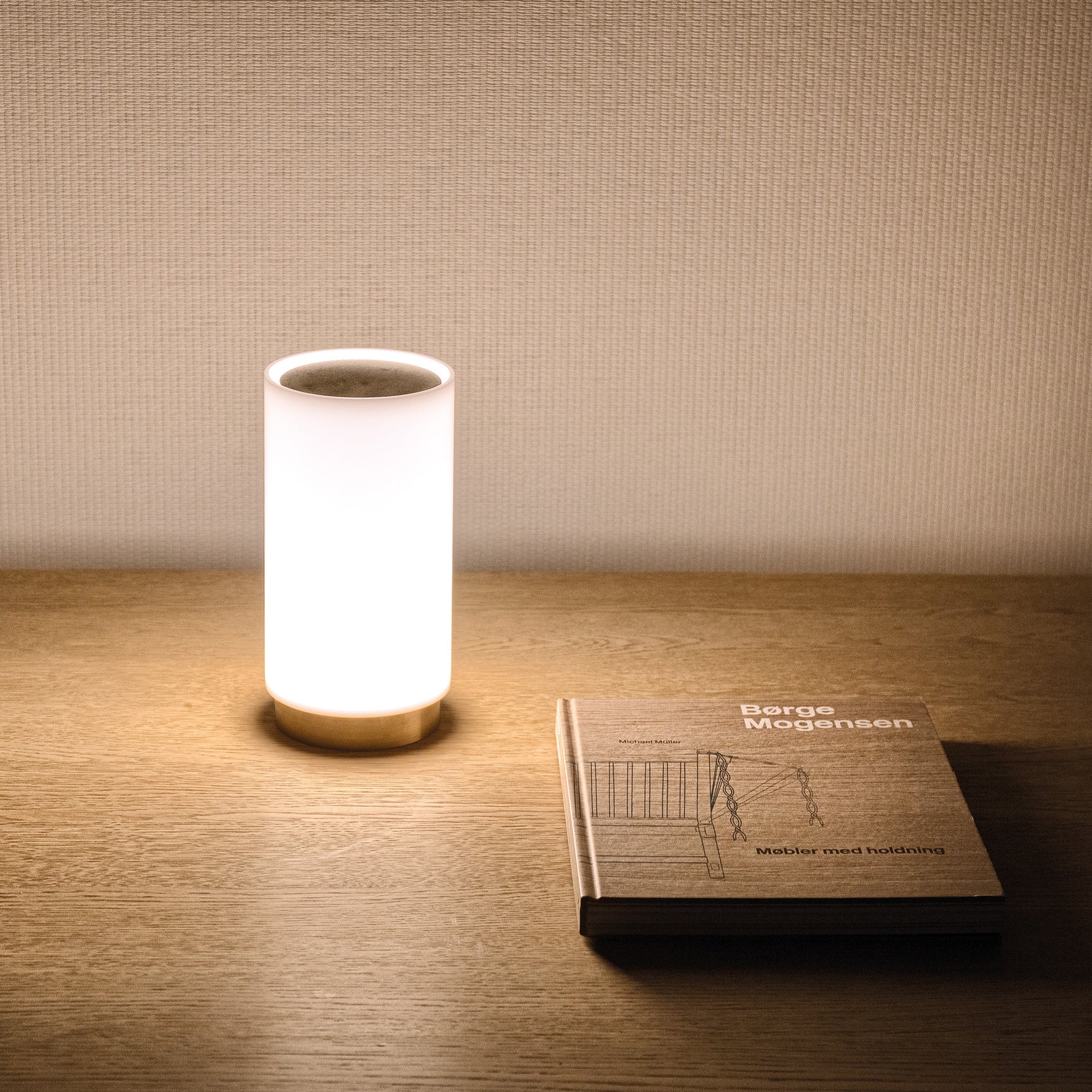 Bugia Portable Table Lamp - Image 3