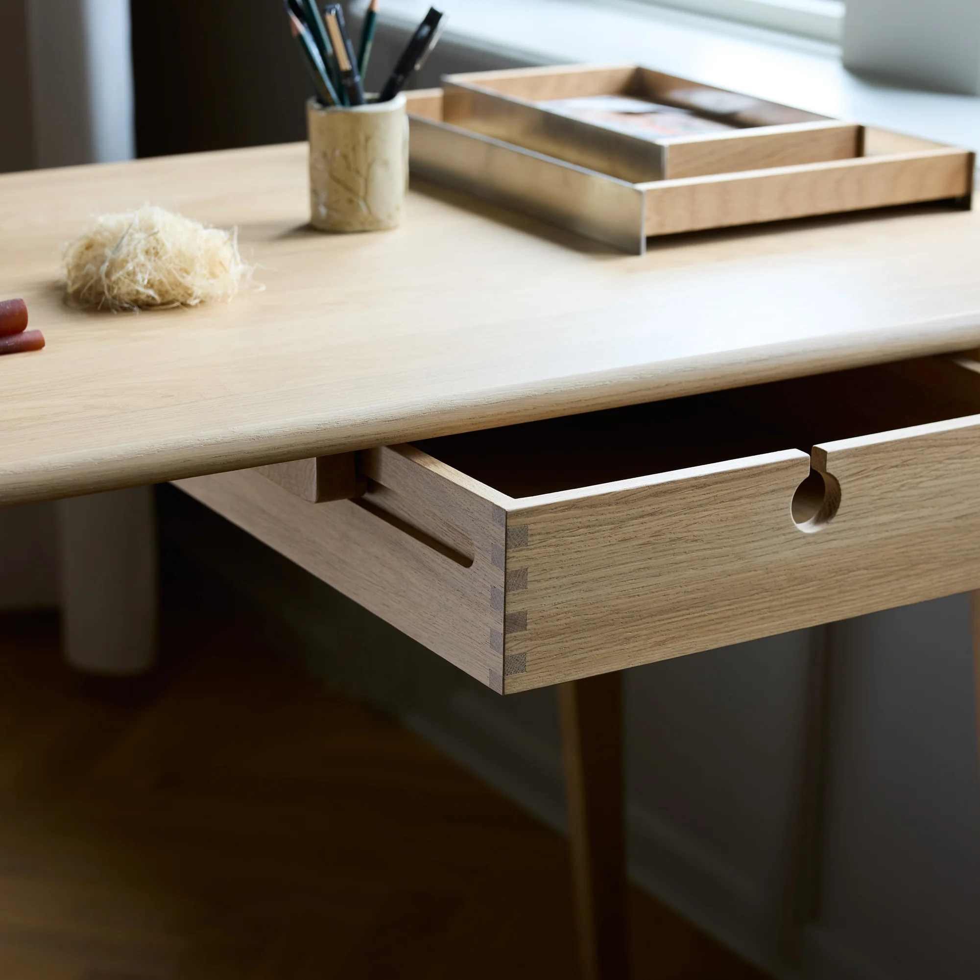 C67 Butler Desk - Image 9