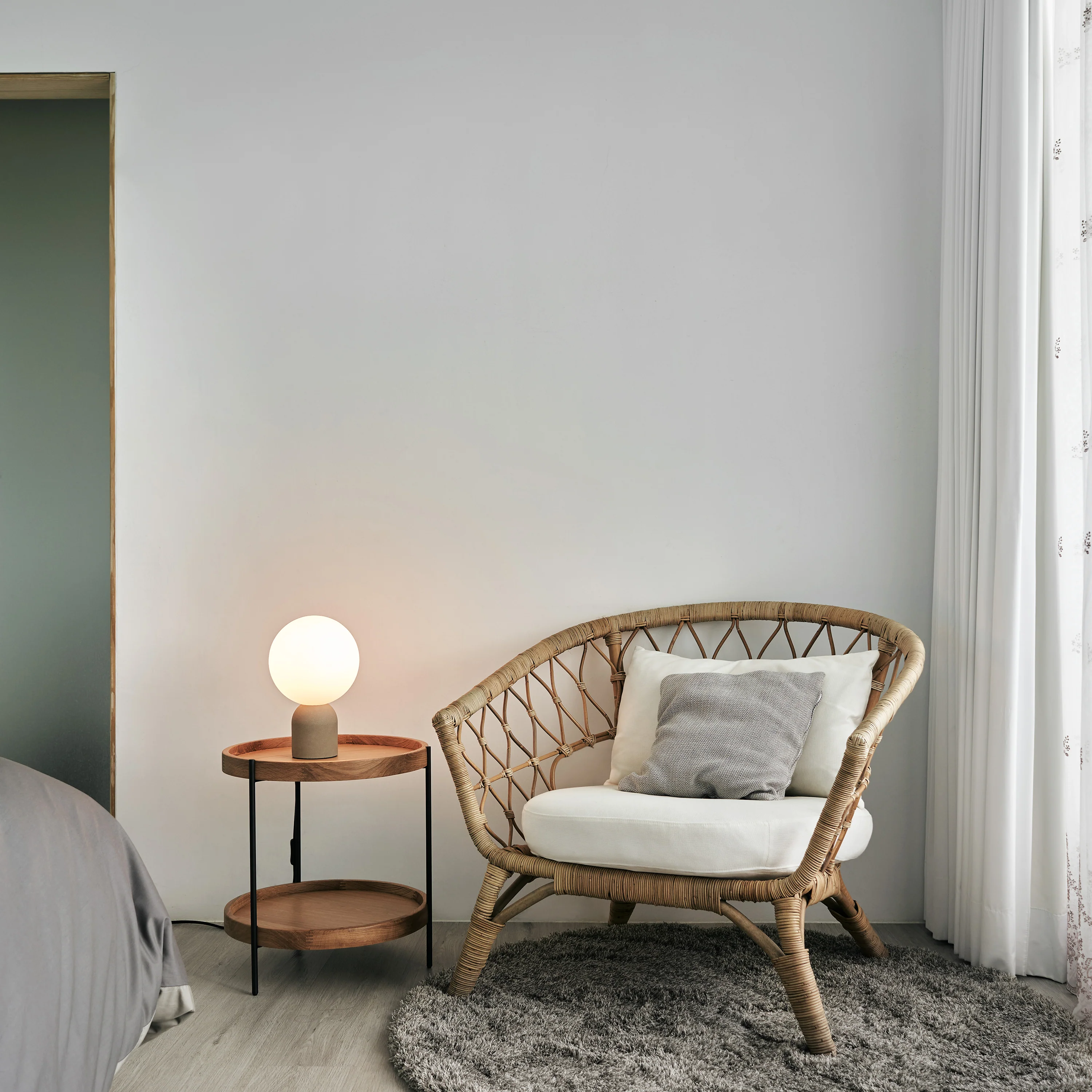 Castle Glo Table Lamp - Image 2