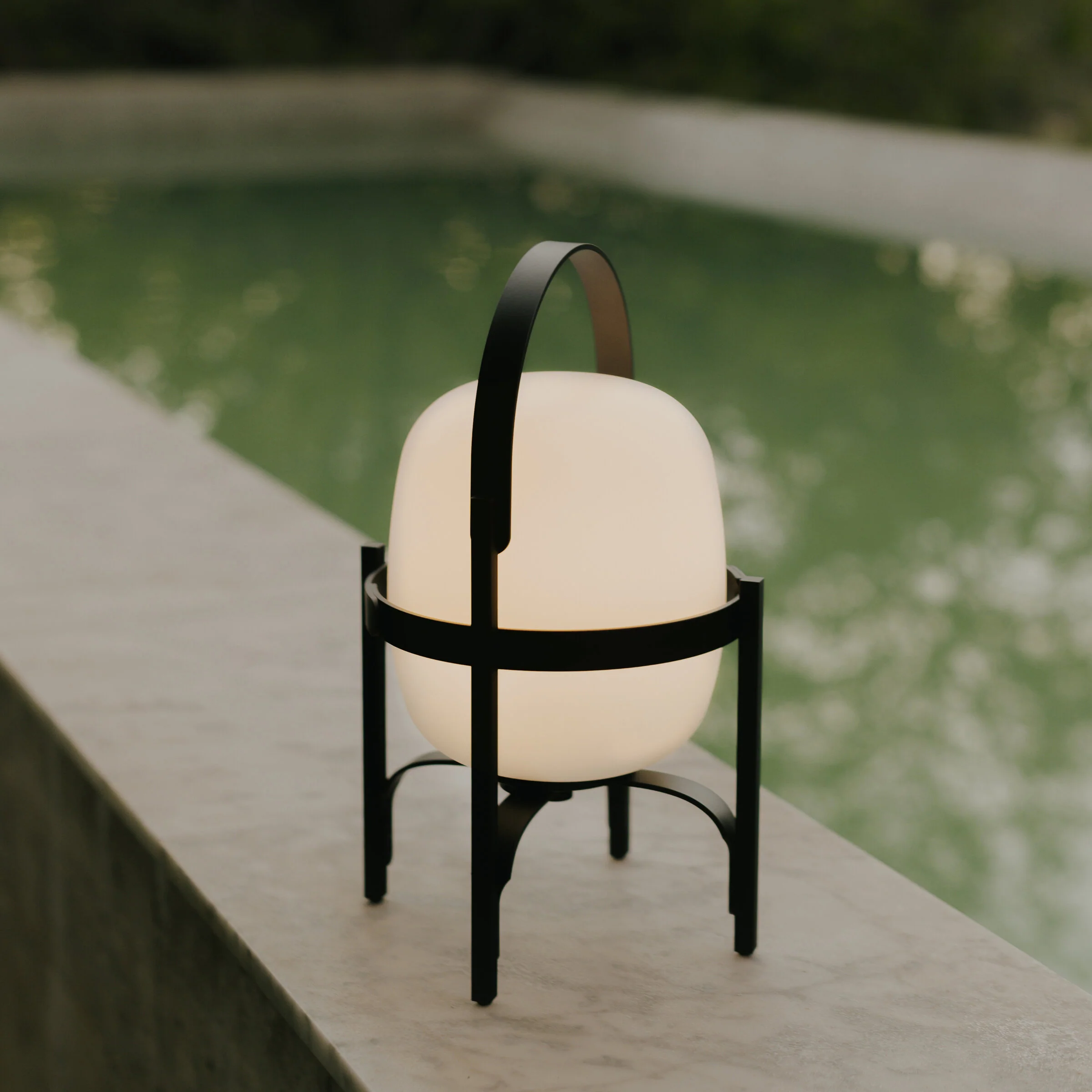Cestita Rechargeable Outdoor Table Lamp - Image 14