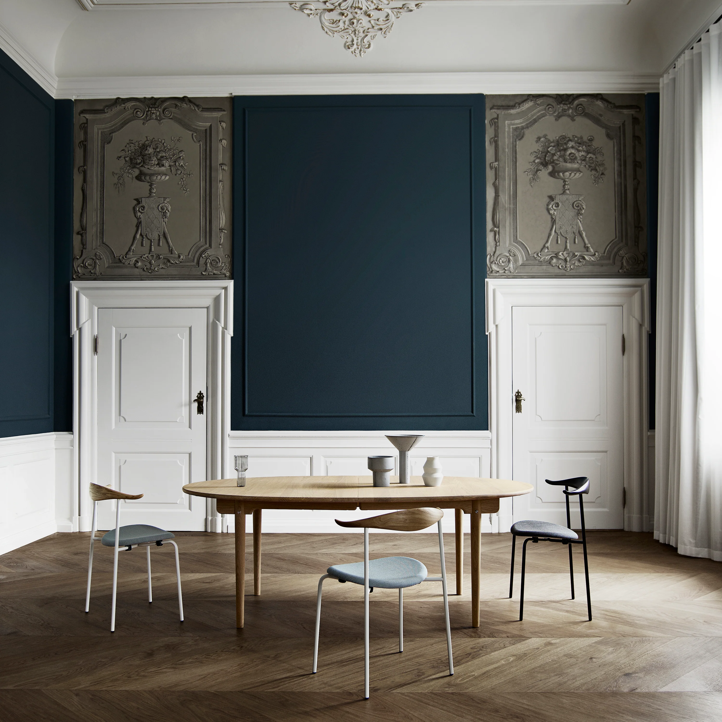 CH338 Dining Table - Image 7