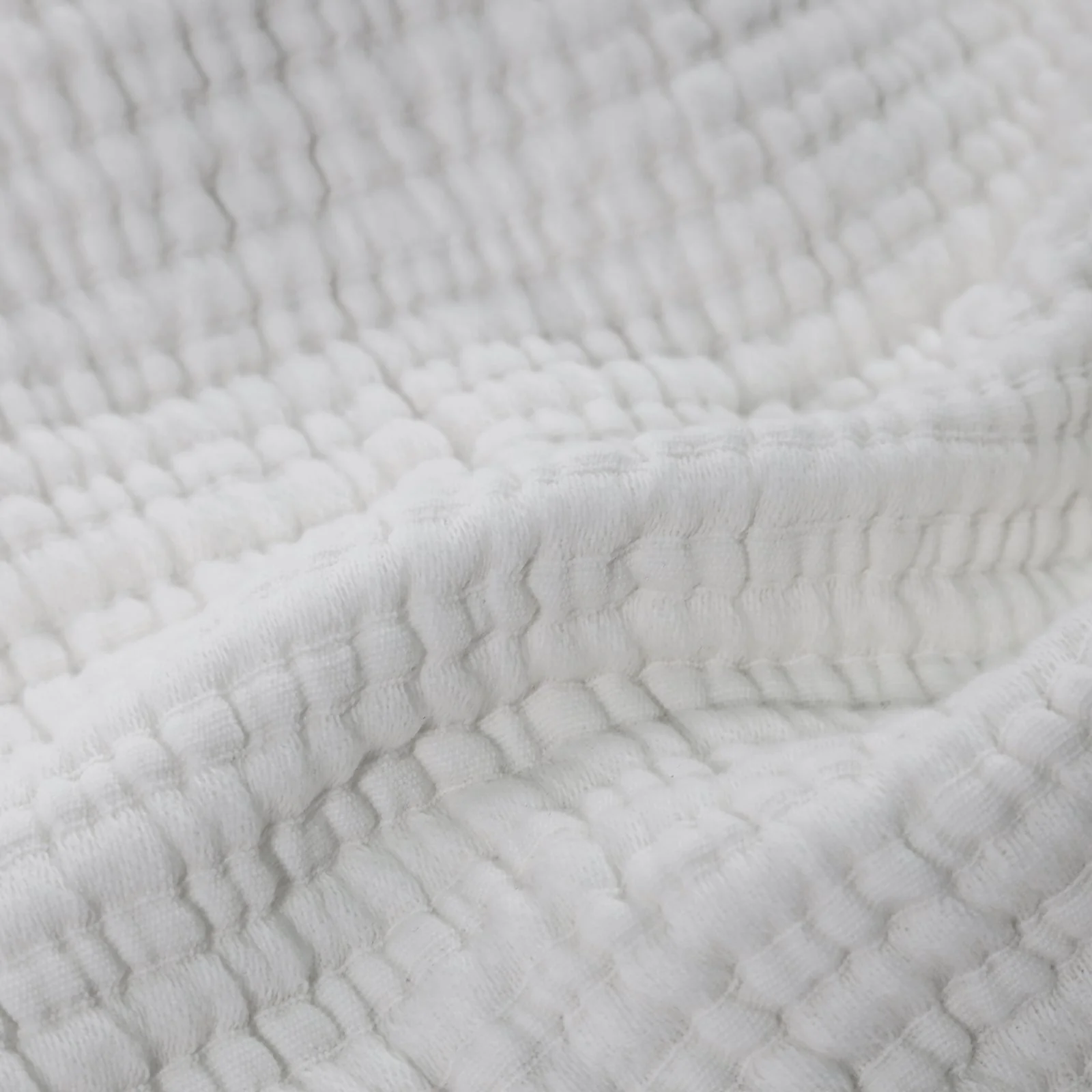 Chatham Matelasse Coverlet - Image 8