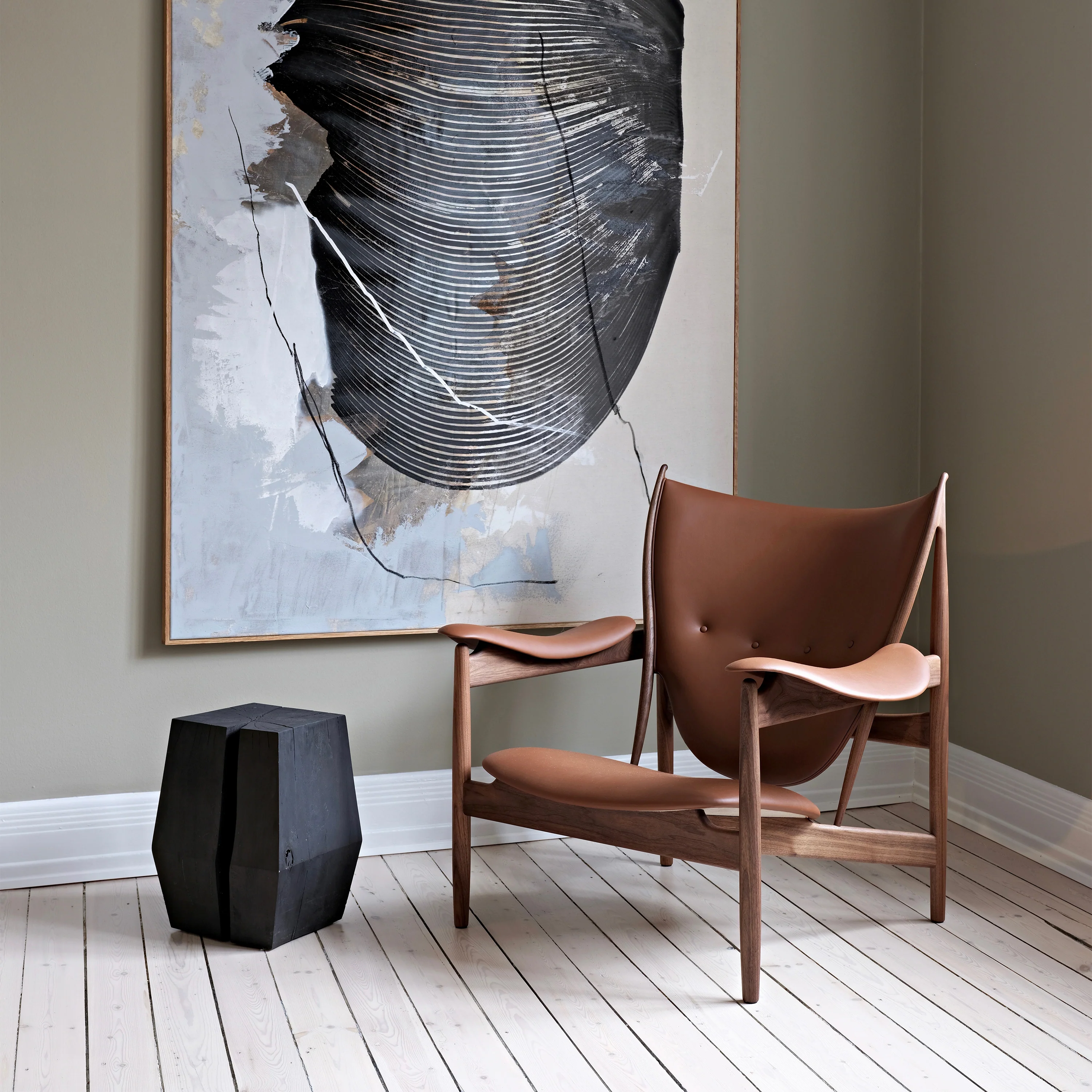 Chieftain Lounge Chair - Image 11