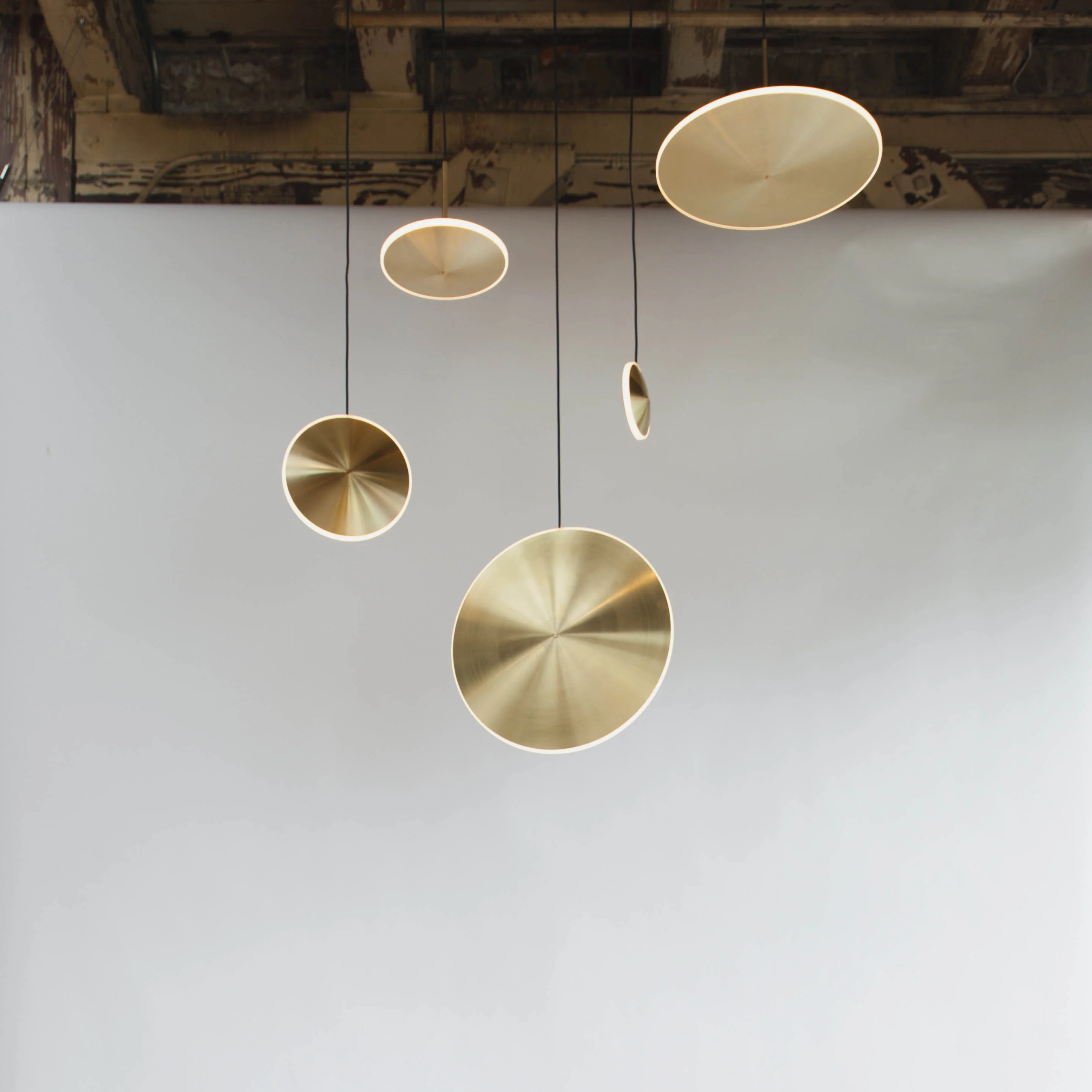 Chrona Horizontal Pendant Light - Image 11