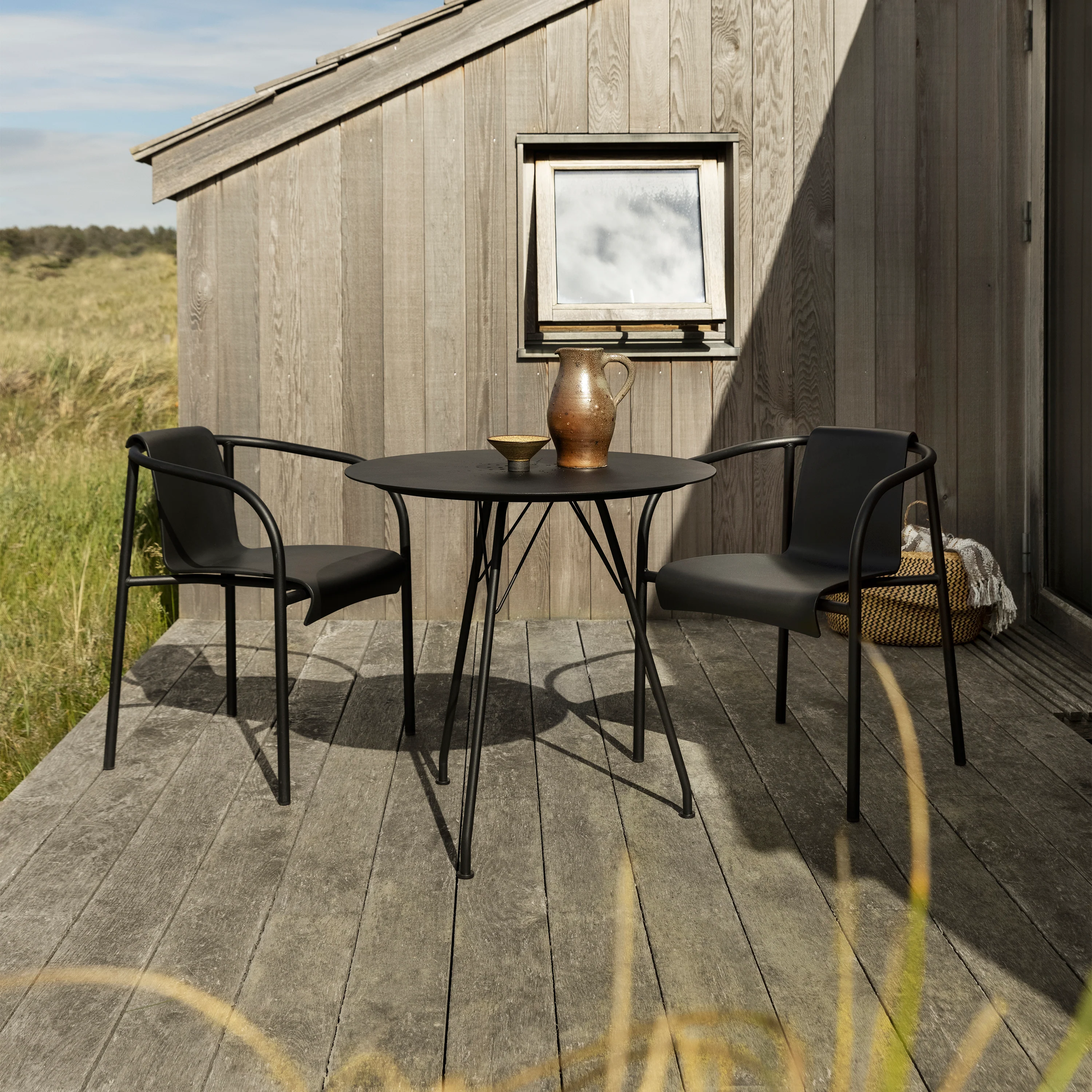 Circum Aluminum Outdoor Cafe Table - Image 15