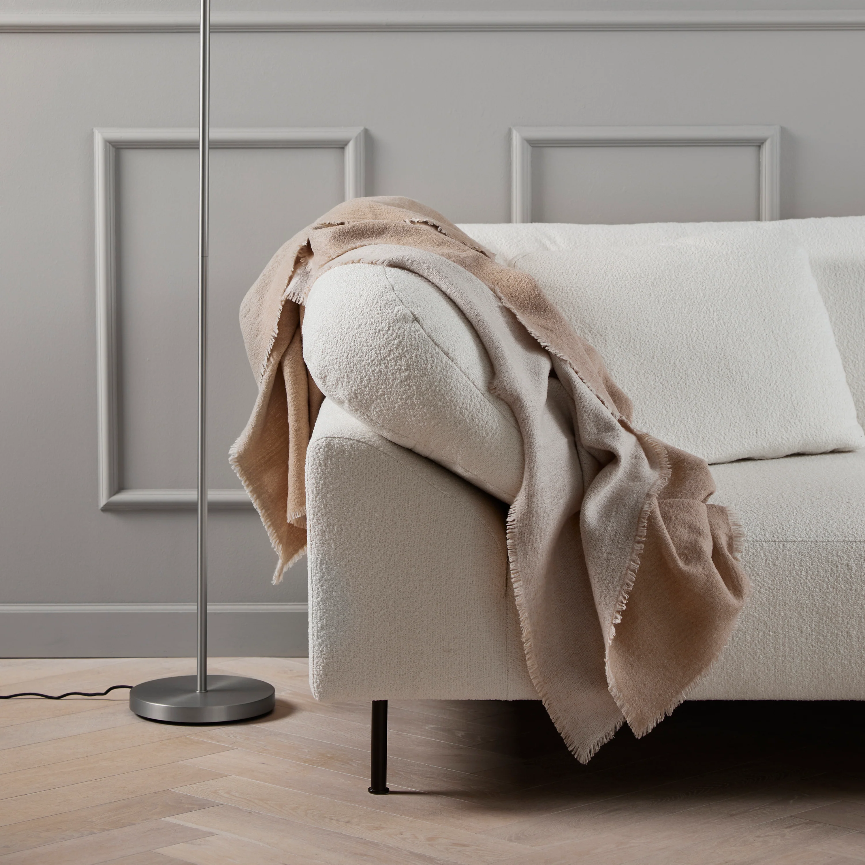 Collar Sofa - Image 39