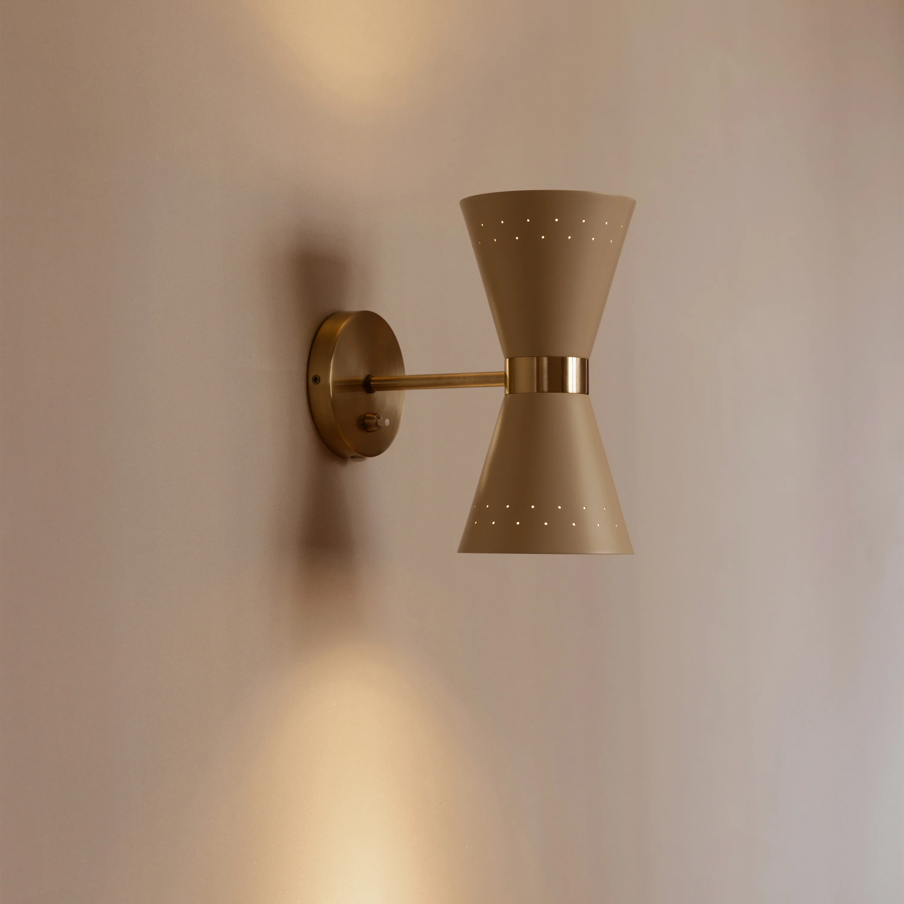 Collector Wall Lamp - Image 9