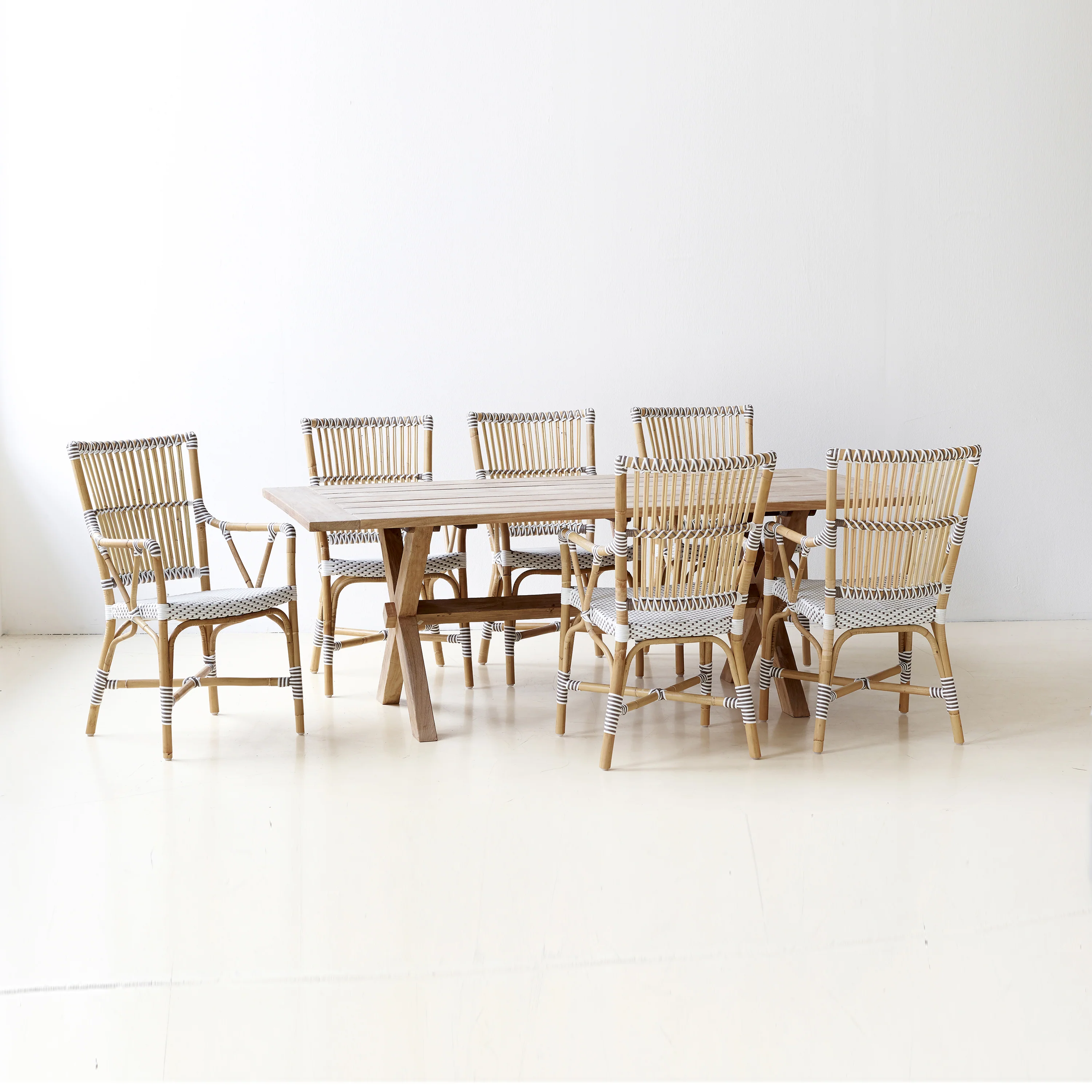 Colonial Outdoor Dining Table - Image 2