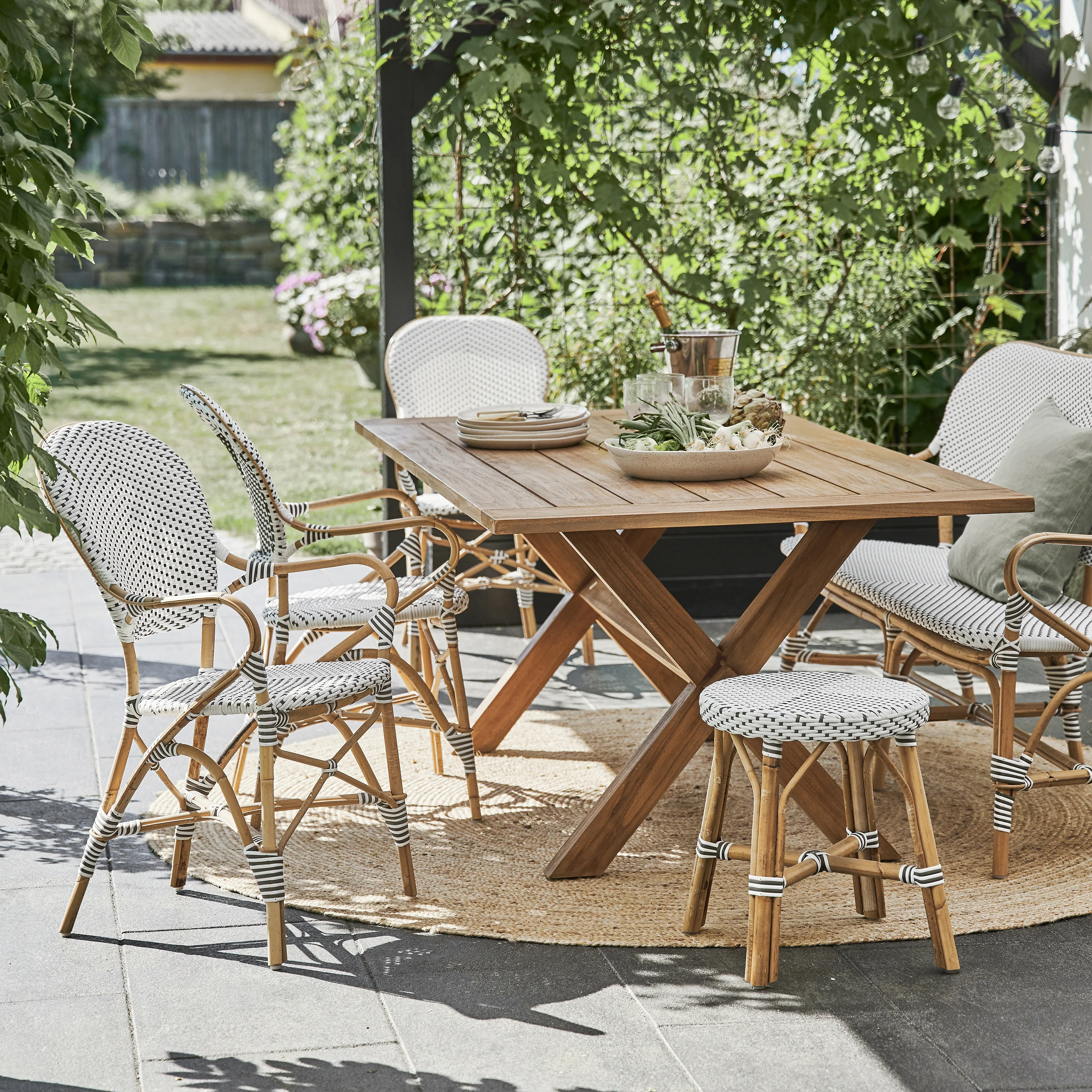 Colonial Outdoor Dining Table - Image 9