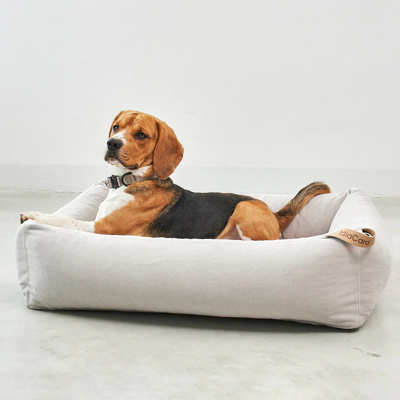 Comodo Box Dog Bed - Image 7