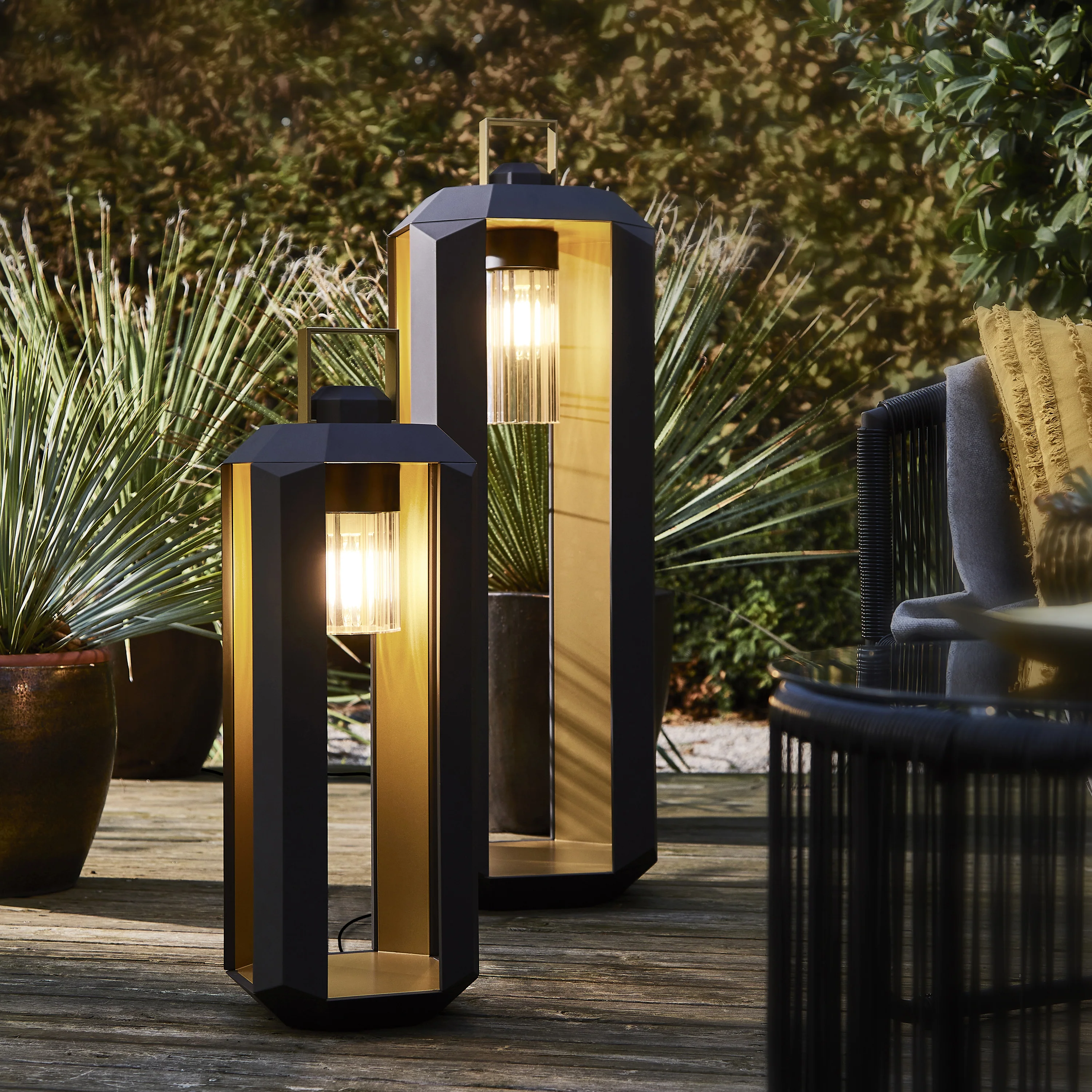 Cube Outdoor Battery Floor Lamp - Image 18