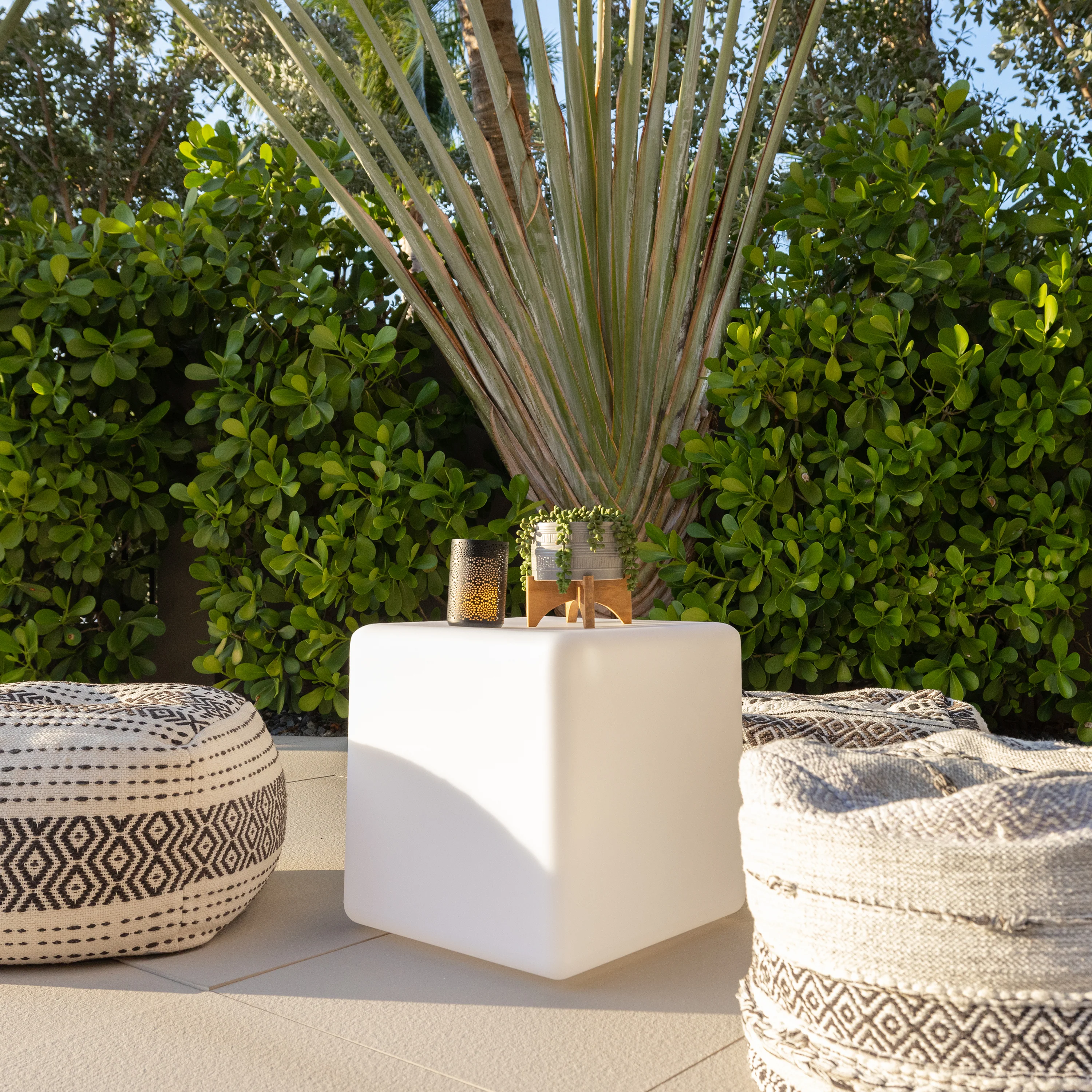 Cube Outdoor Bluetooth LED Floor Lamp - Image 4