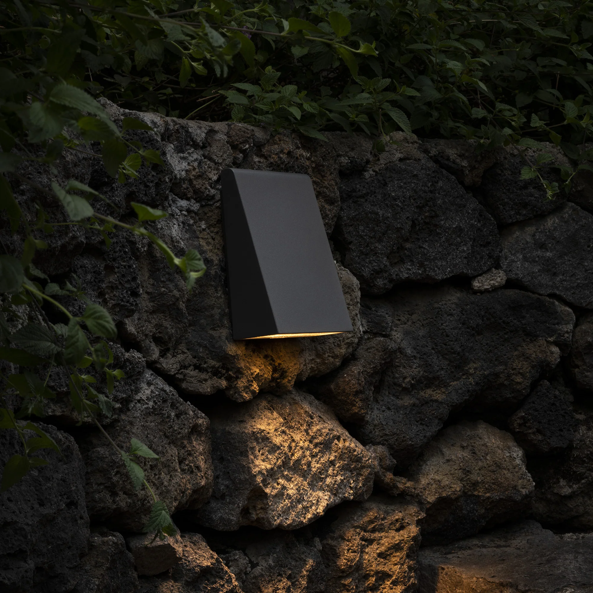 Cuneo Outdoor Wall or Floor Light - Image 5