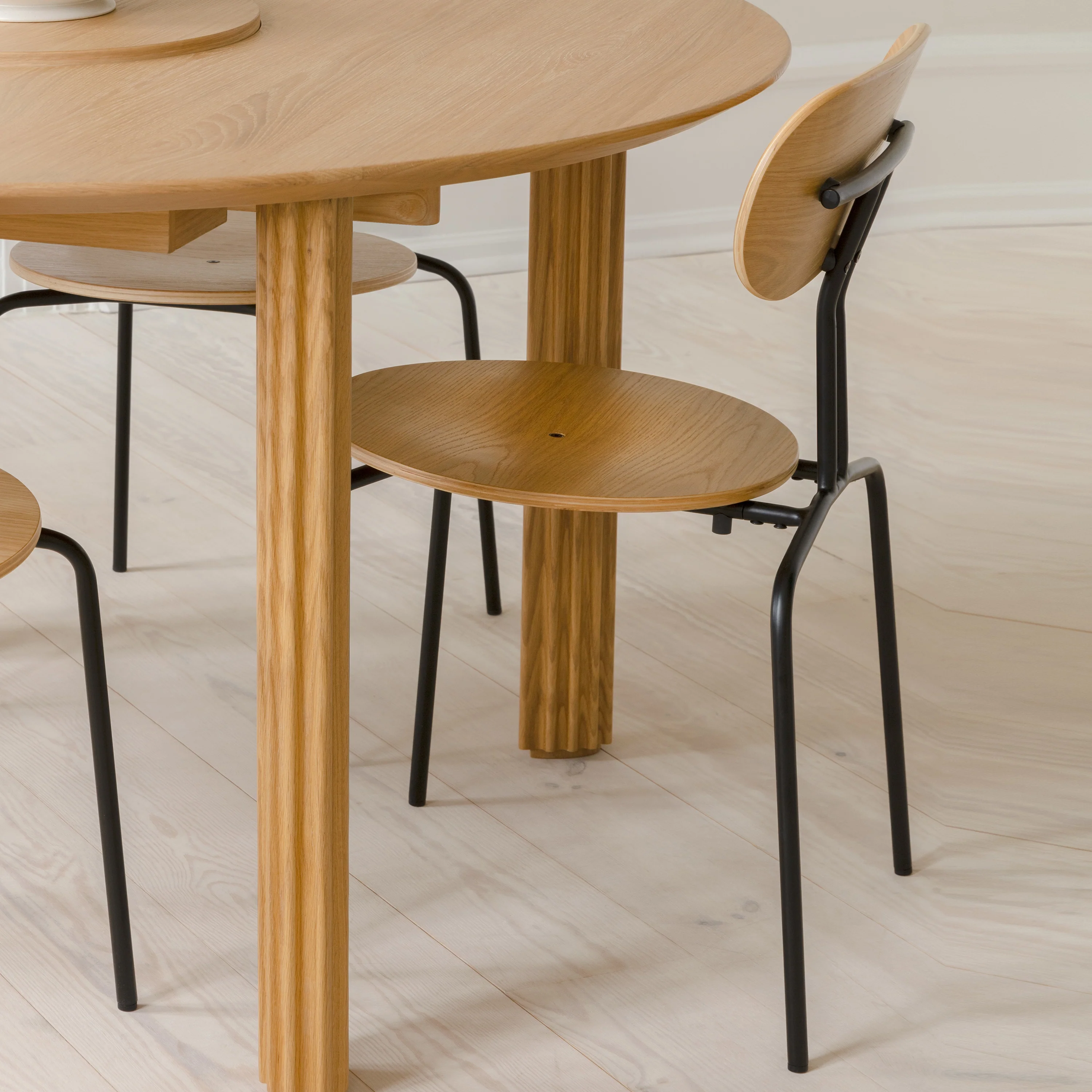 Curious Stackable Chair - Image 32