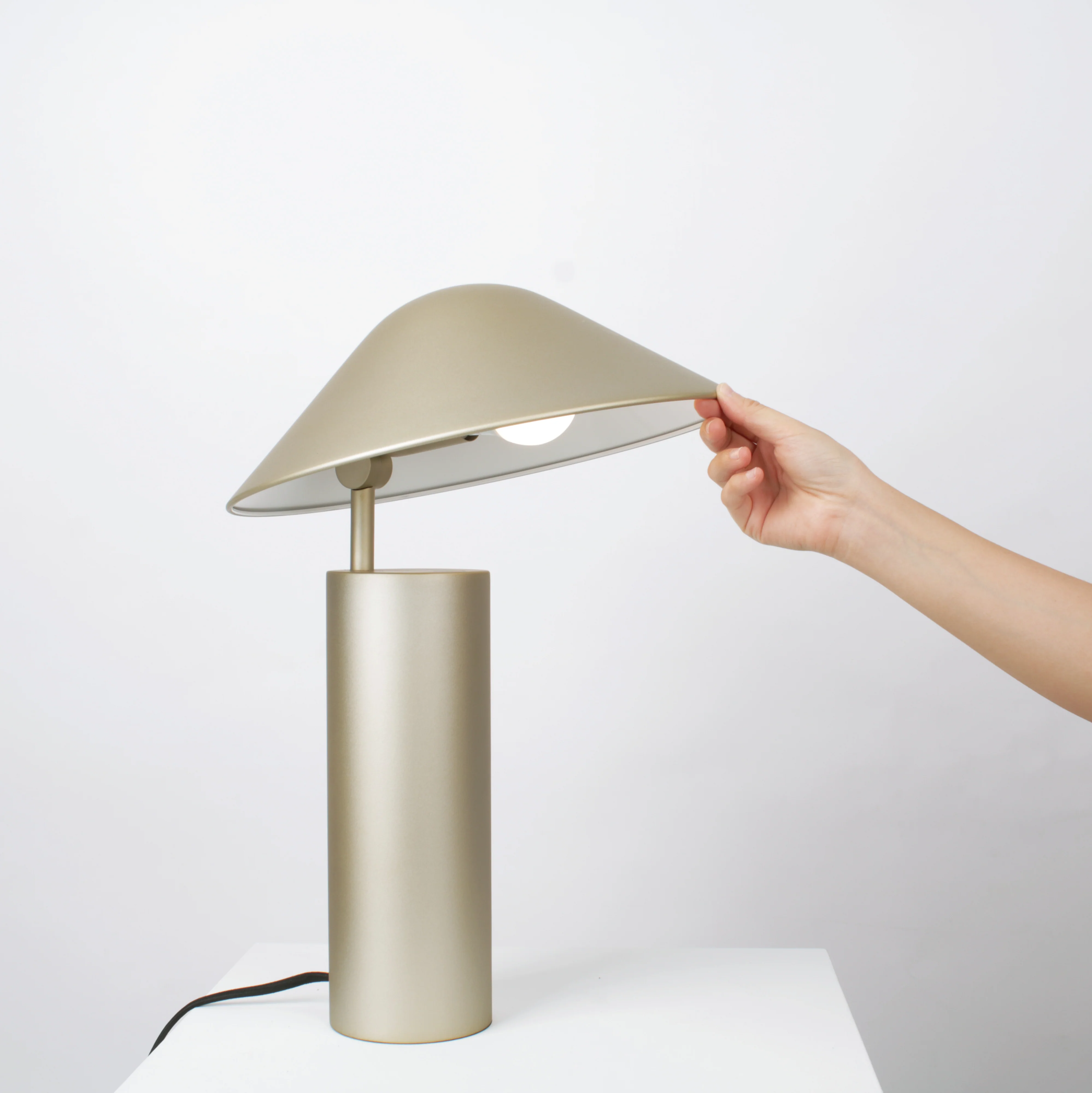 Damo Simple Table Lamp - Image 18