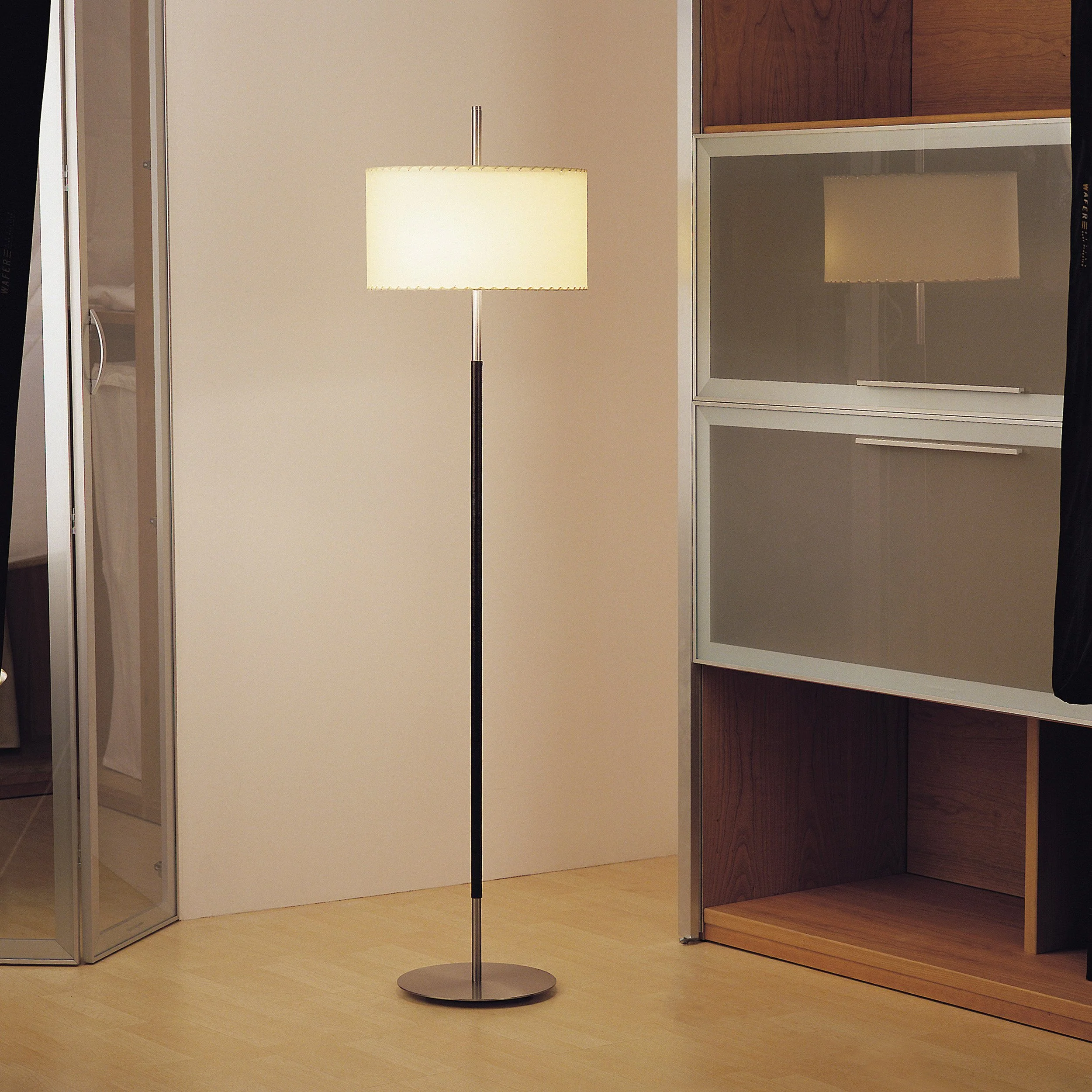 Danona Pie Floor Lamp - Image 2