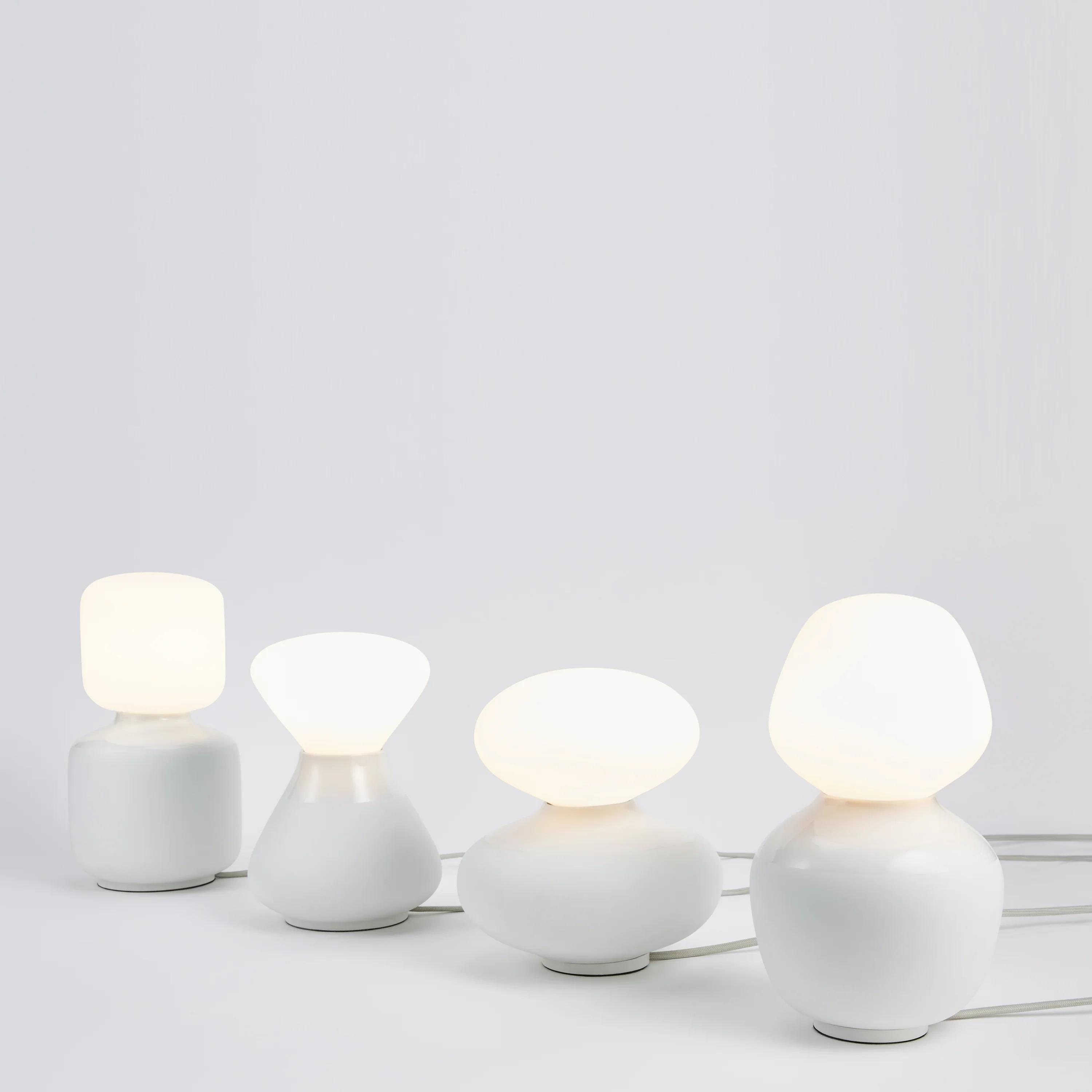 David Weeks Reflection Oval Table Lamp - Image 4