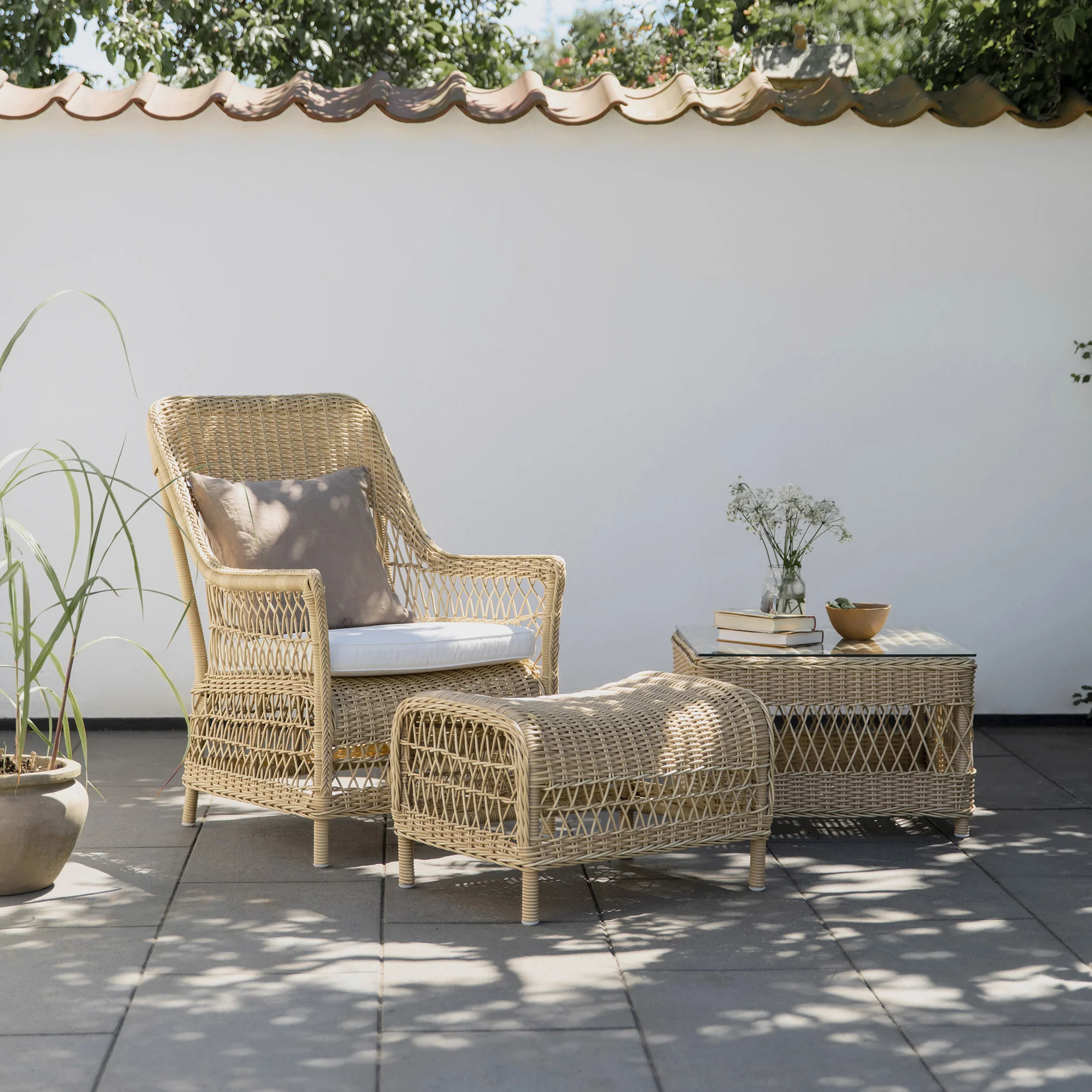 Dawn Outdoor Lounge Chair - Image 13