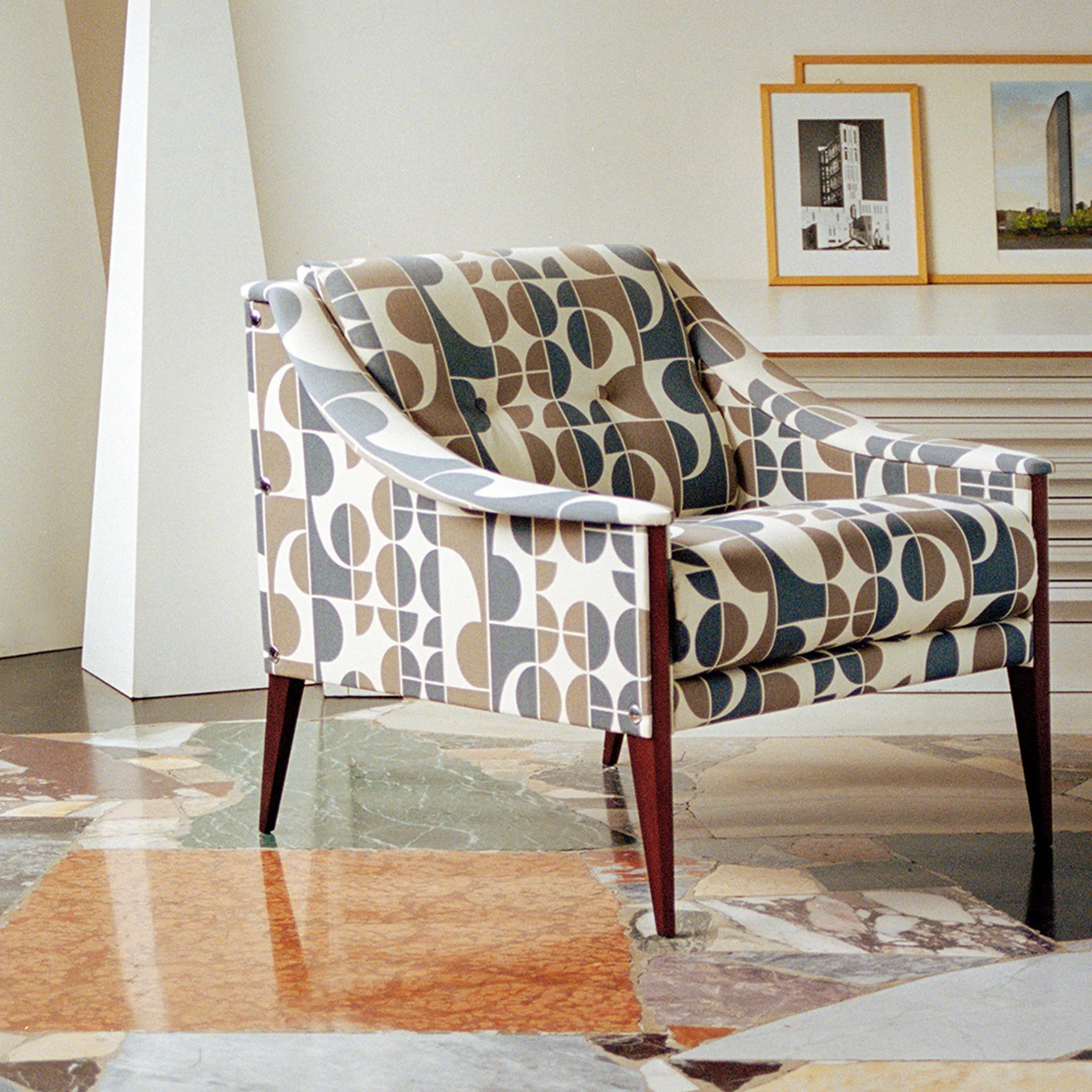 Dezza Lounge Armchair - Image 2