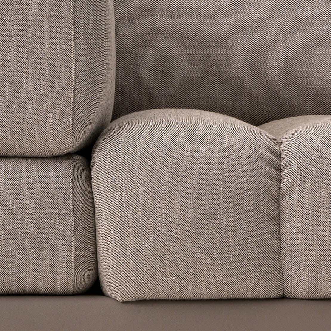 Domus Lounge Chair - Image 4