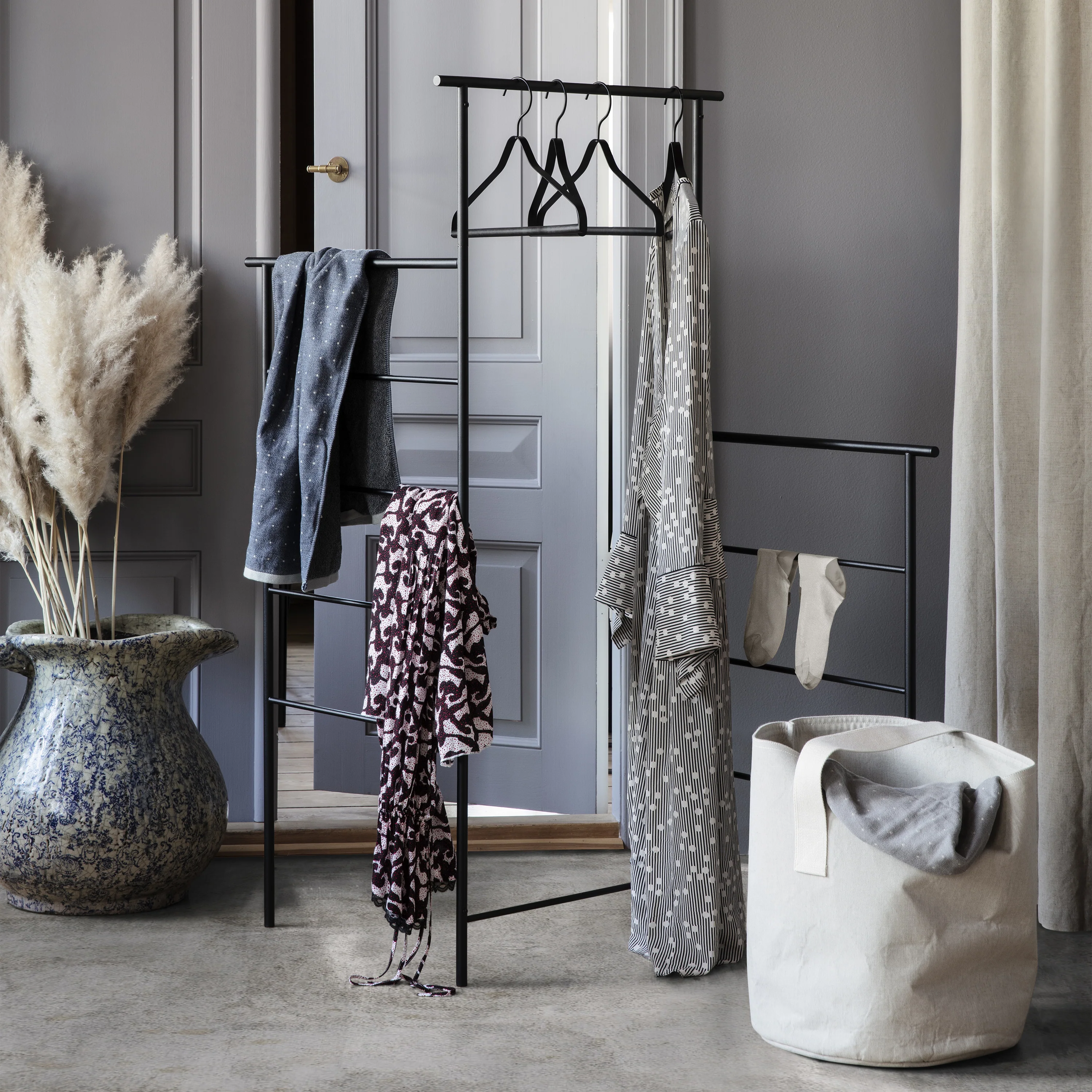 Dora Clothes Stand - Image 4