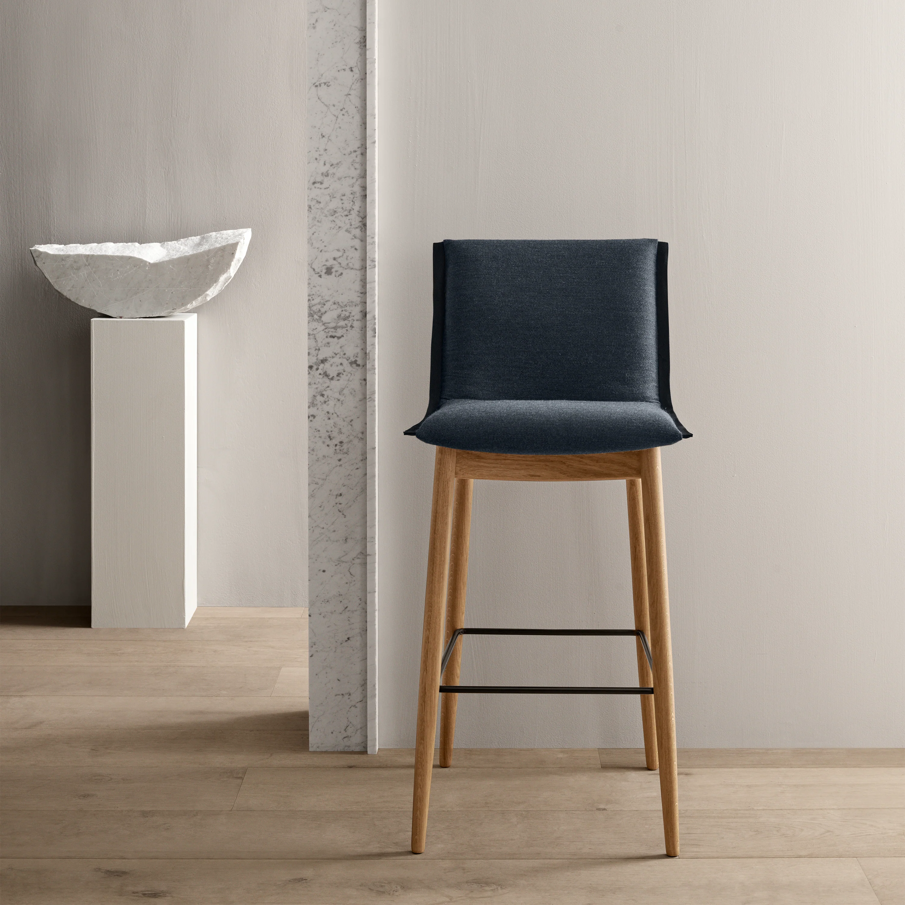 E006/E007 Embrace Stool - Image 3