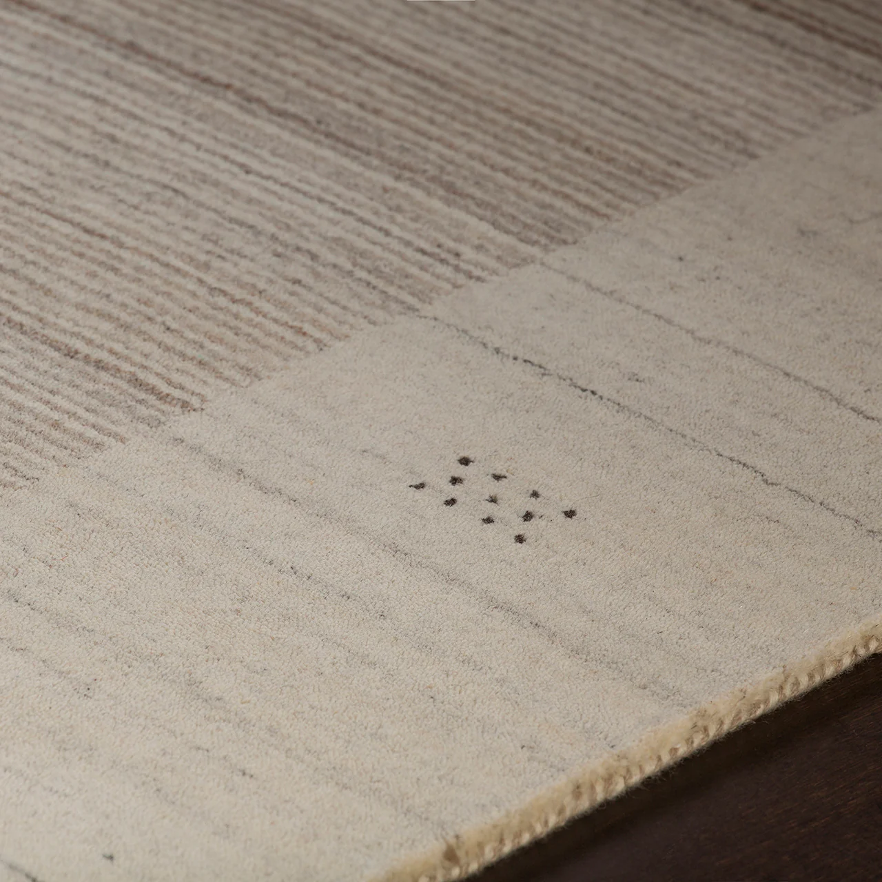 Elantra - 51700 - Patterned Rectangular Knotted Wool Area Rug - Image 4